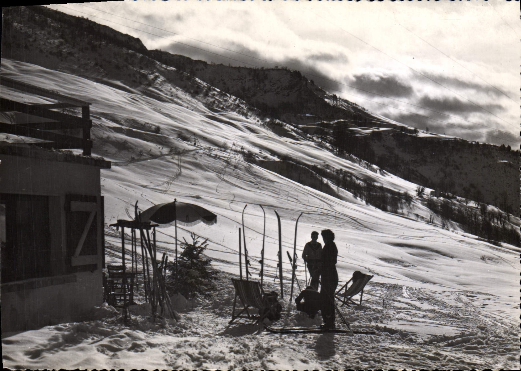 CPSM Saint Francois sur Bugeon Savoie Contre jour sur les pistes 