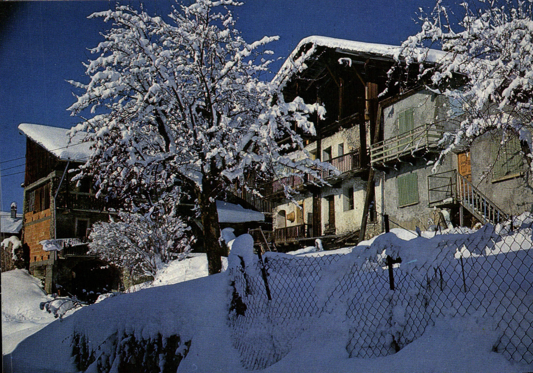 CPSM Savoie Feissons sur Salins une des Vieilles maisons du village 