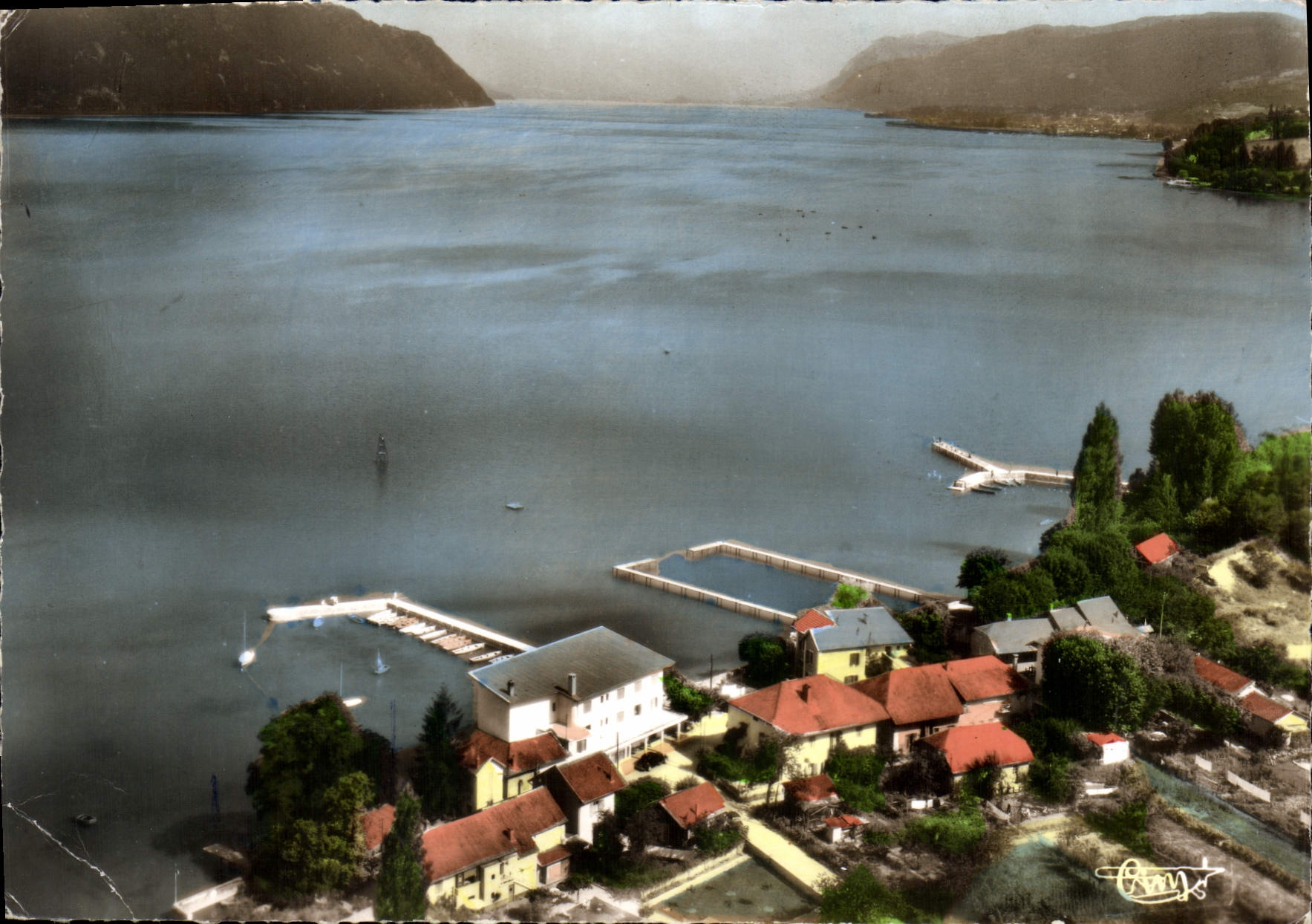 CPSM Viviers du lac Savoie le village de Terre nue les hotels et le lac du Bourget vue aerienne 