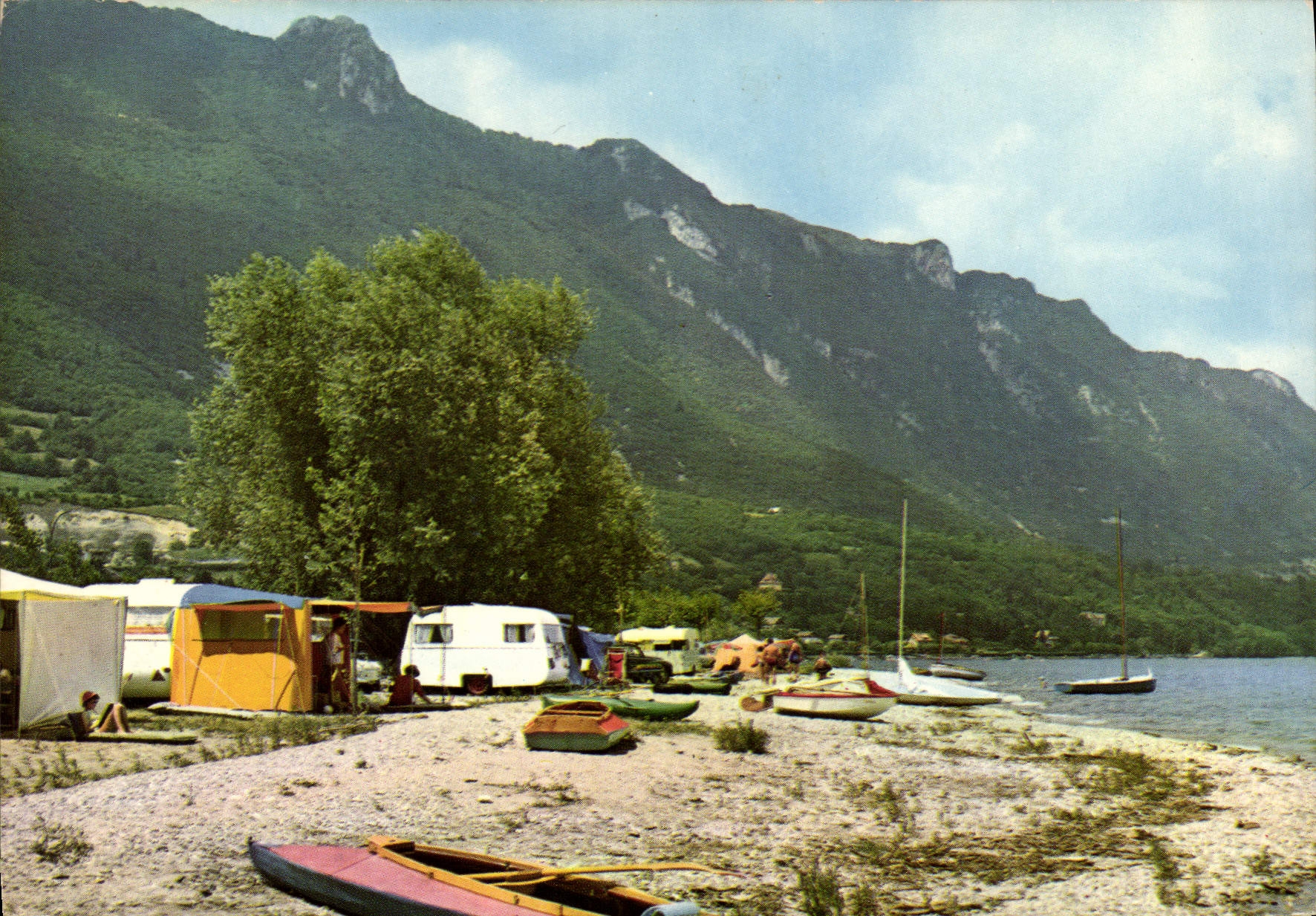 CPSM Le Bourget du Lac Savoie le Camping de l'Ile aux Cygnes et le Dent du Chat 