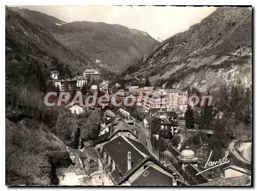 Brides-les-Bains (Savoie) — Vue générale (La source, le Doron et le parc des sports) — Jansol