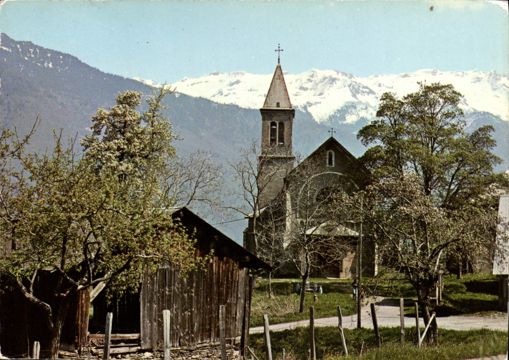 CPSM Montgilbert Savoit le chef lieu 