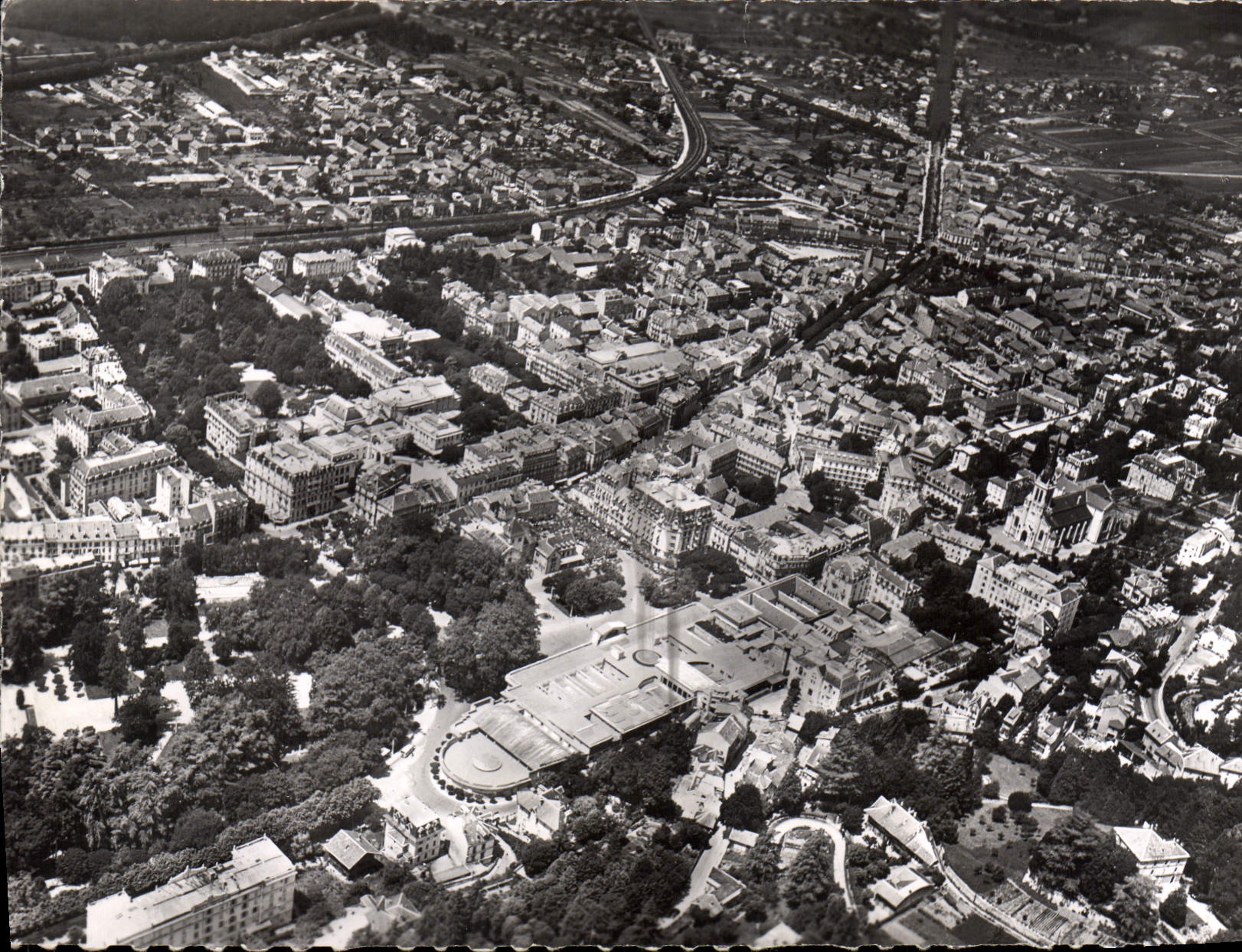 Aix-les-Bains — Vue Générale — Établissement Thermal — Édition du Globe, Paris, n°73