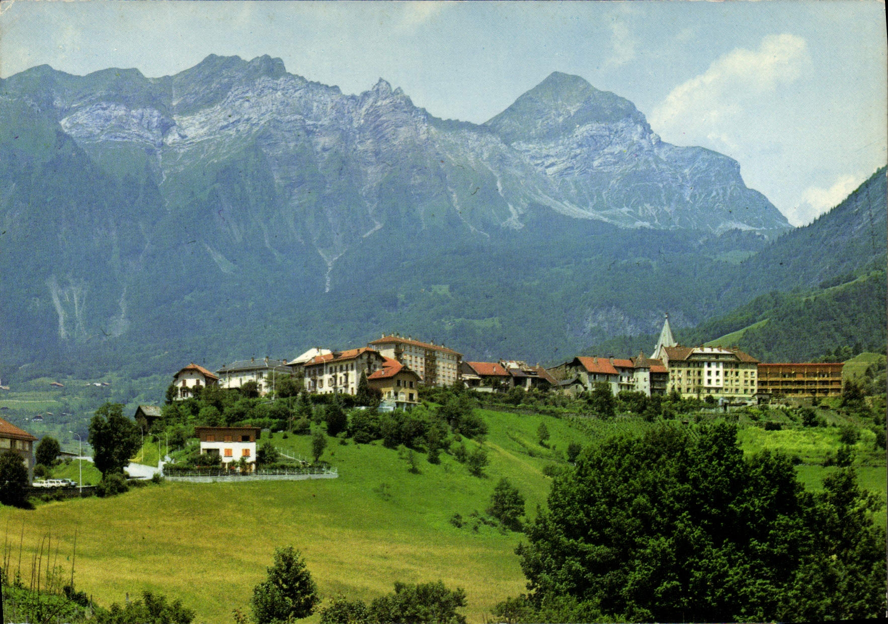 CPSM Ugine Savoie et le Massif du Mont Charvin 