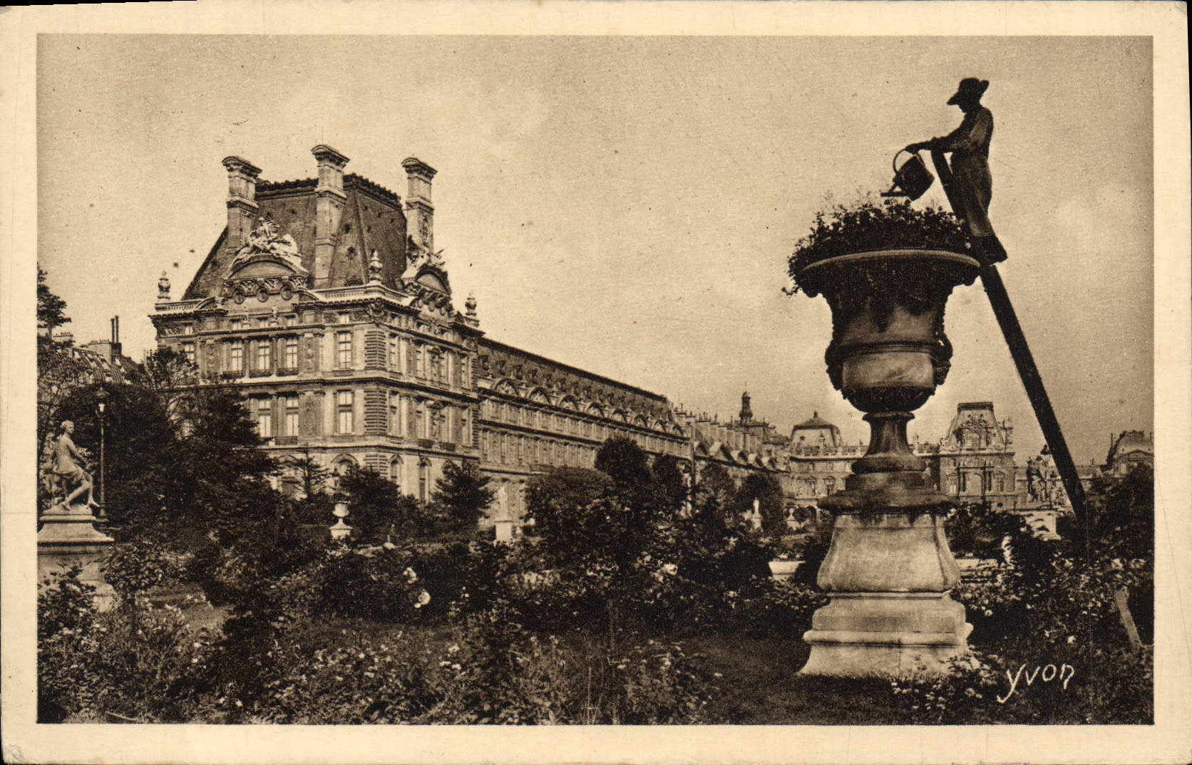 Pavillon de Marsan im Jardin des Tuileries — Paris — Verlag Édits Yvon