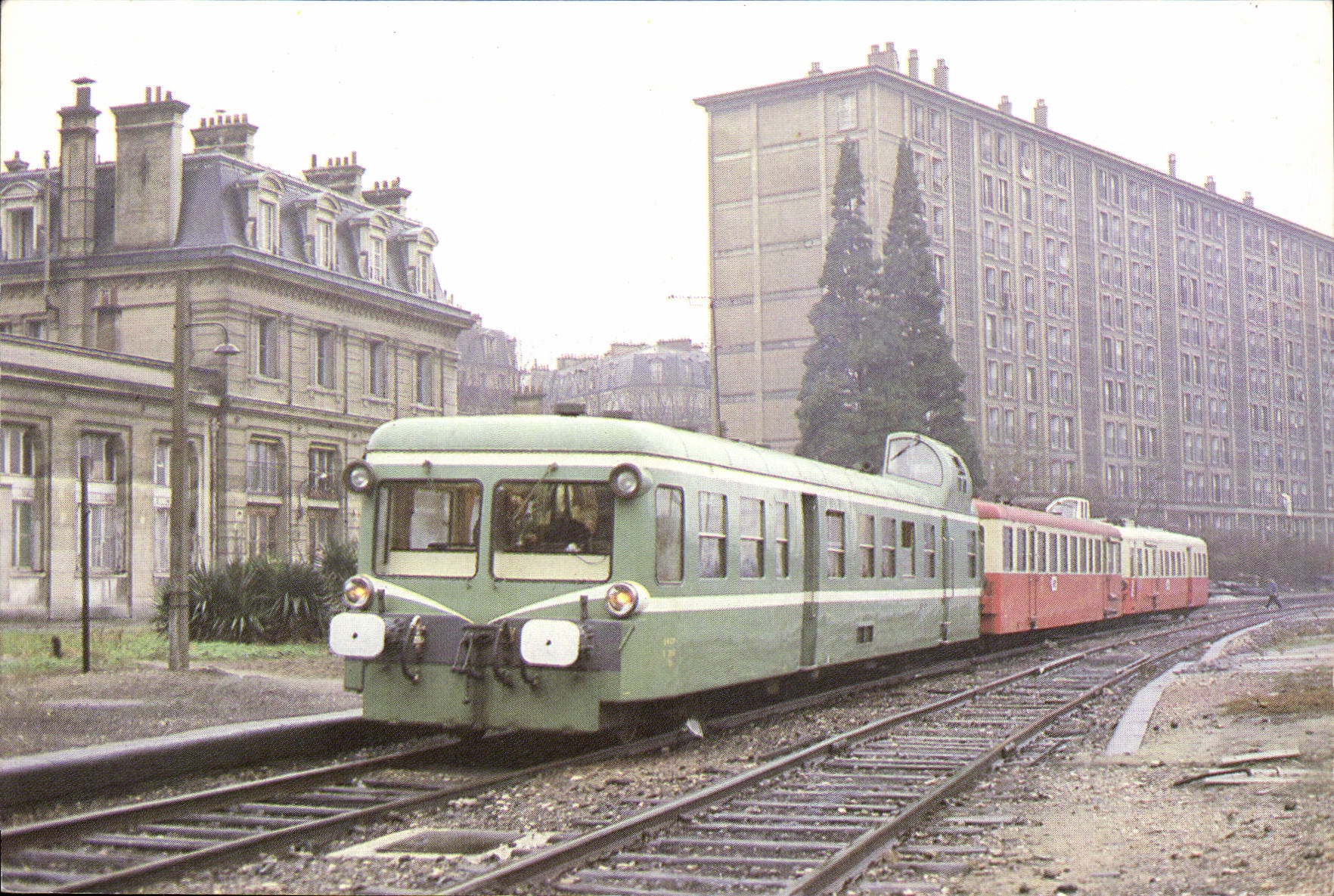 Paris Revilly — gare disparue — International Ferroviaire Club