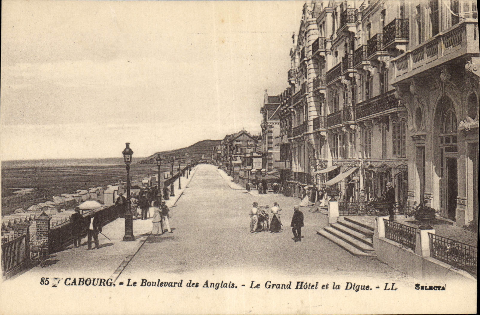 Cabourg - Der Boulevard des Anglais - Das Grand Hotel und die Digue - Selecta