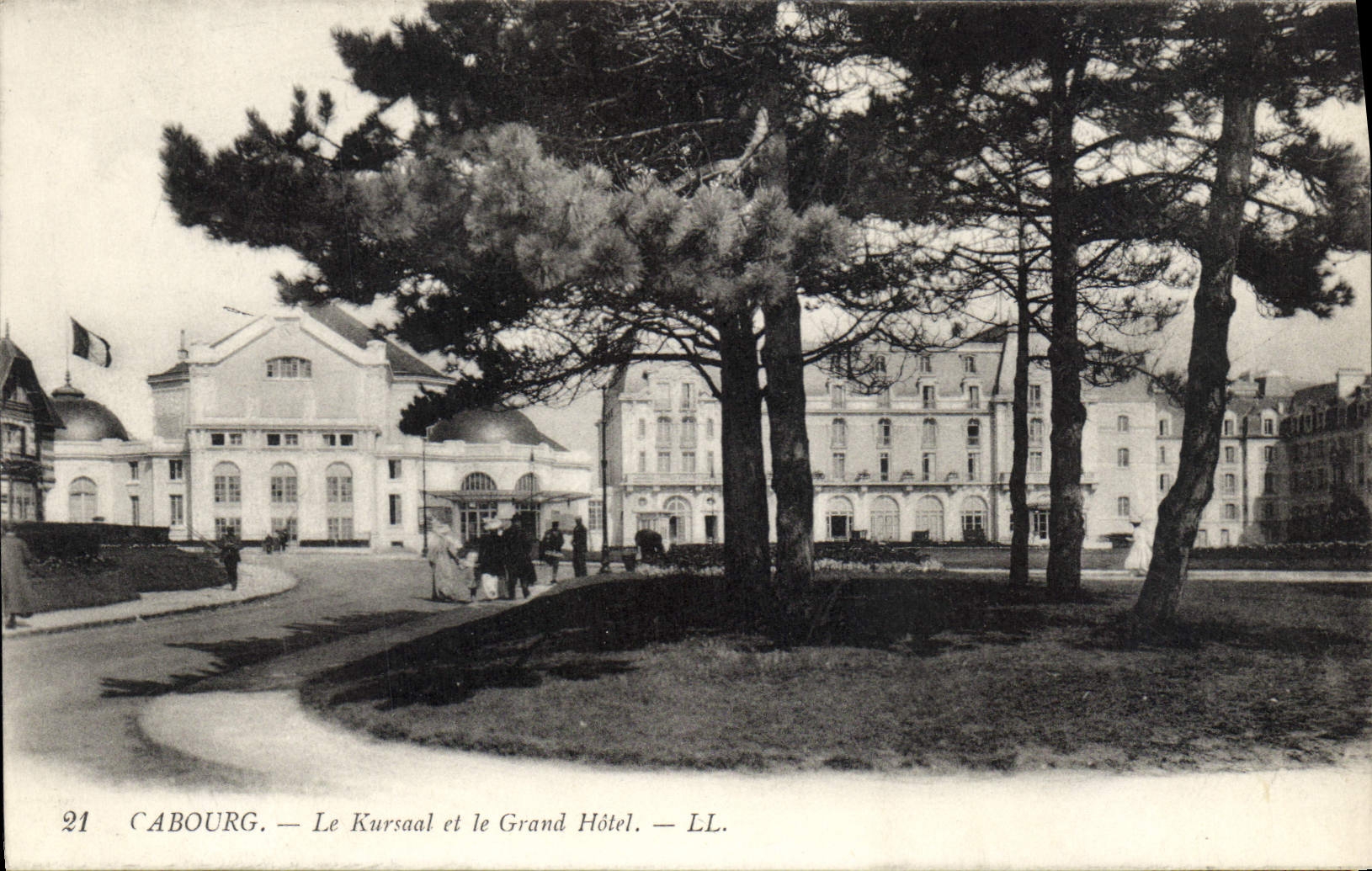 Cabourg — Der Kursaal und das Grand Hotel — LL. — n°21