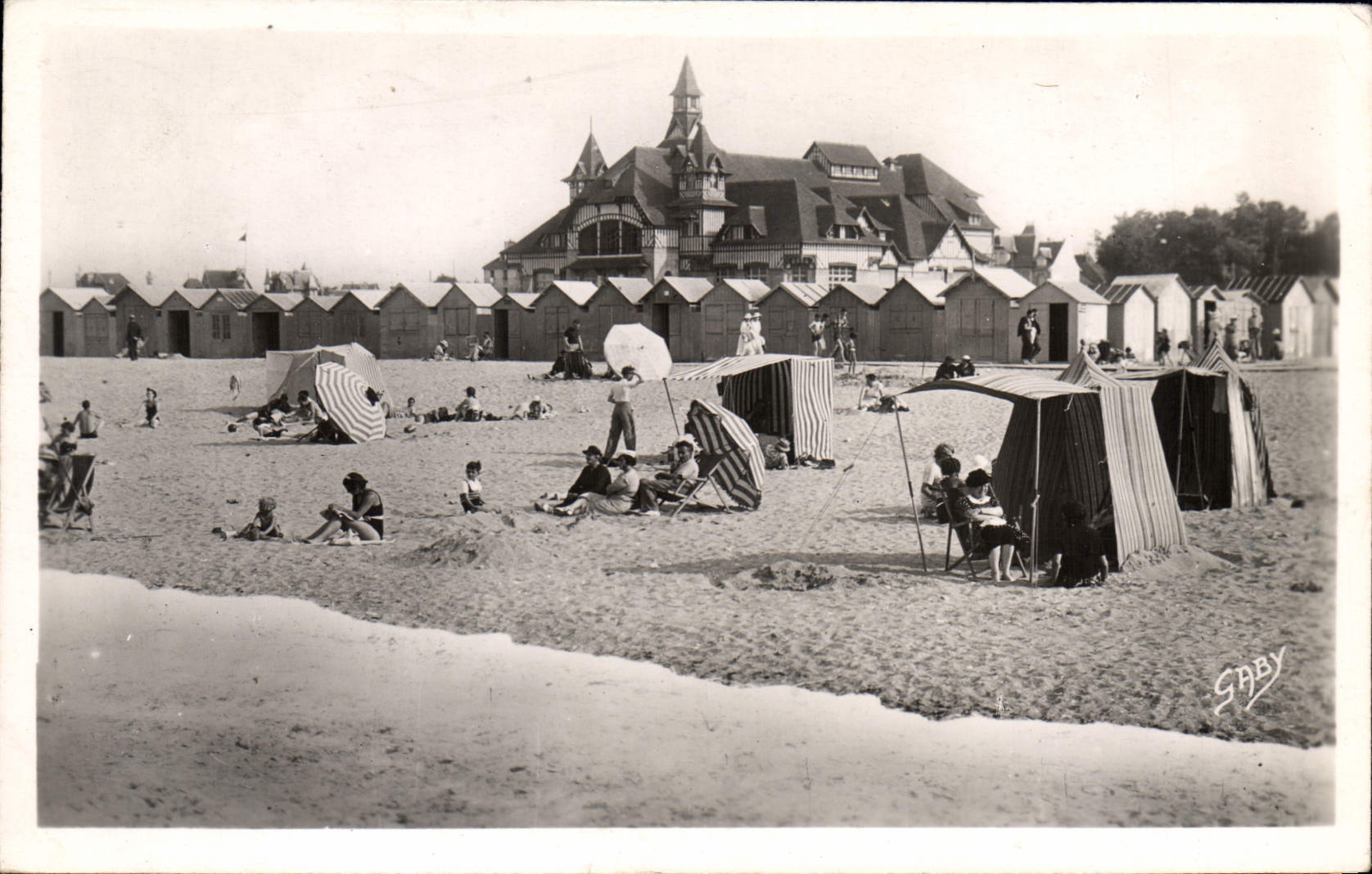 Der Strand und das Casino — Riva-Bella-Ouistreham (Calvados) — Éditions Caby