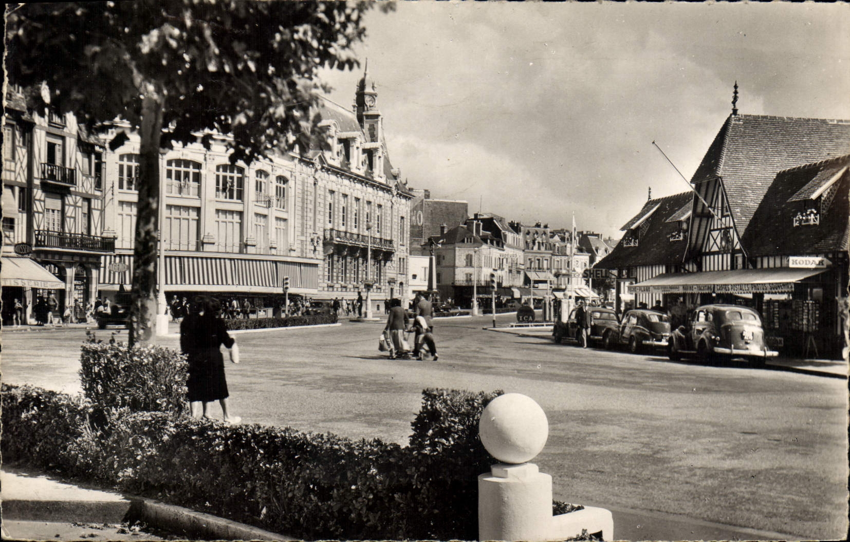 CPA Trouville les Nouvelles Galeries 