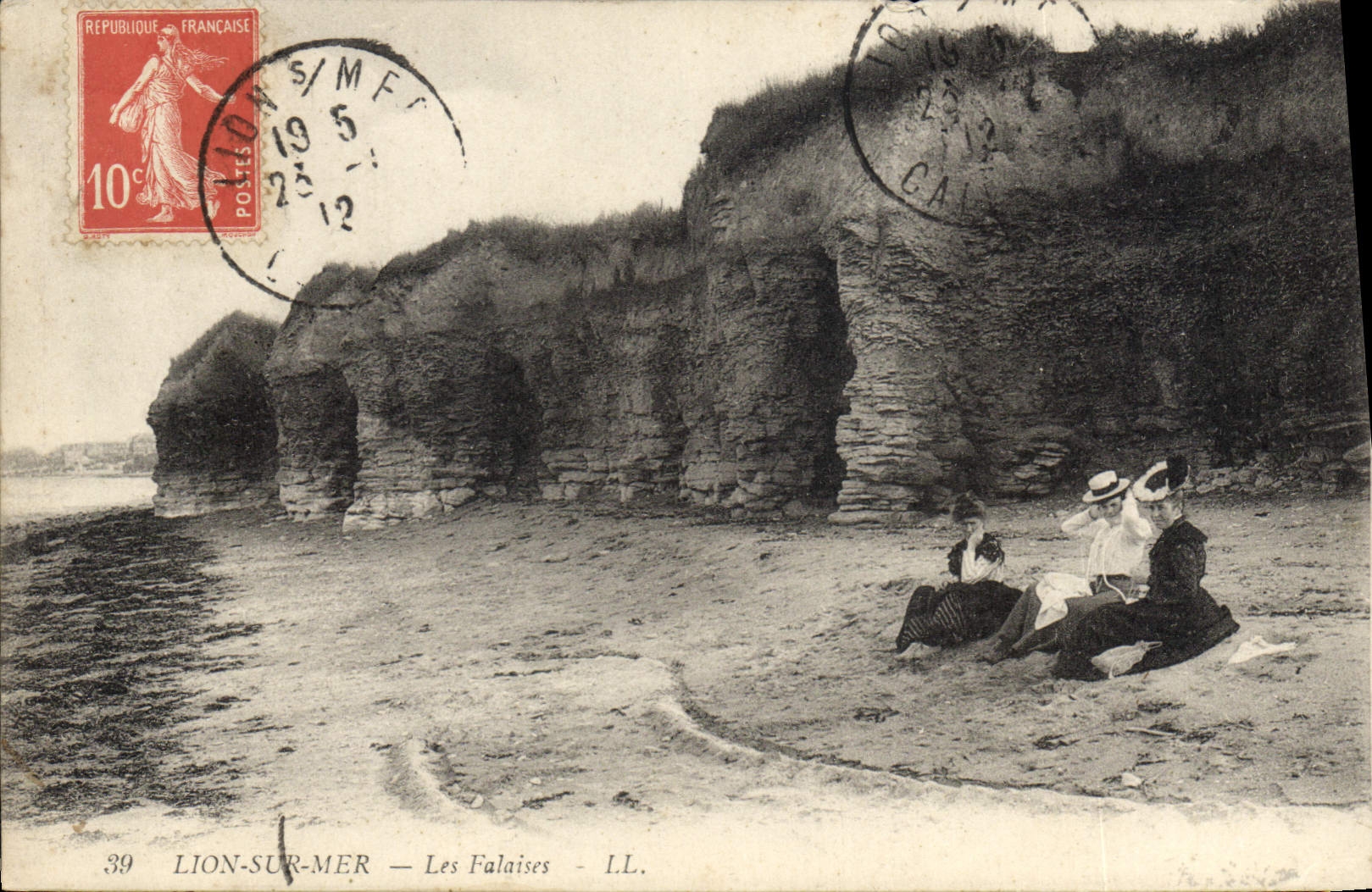 Lion-sur-Mer — Les Falaises — LL.