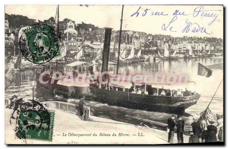 CPA Trouville le Debarquement du Bateau du Havre 