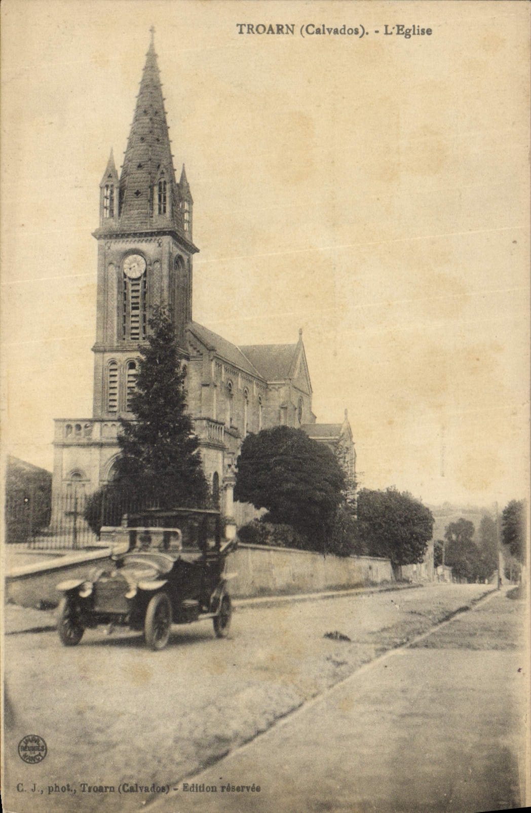 Troarn (Calvados) - L'Église — C. J., phot. Troarn (Calvados) - Édition réservée