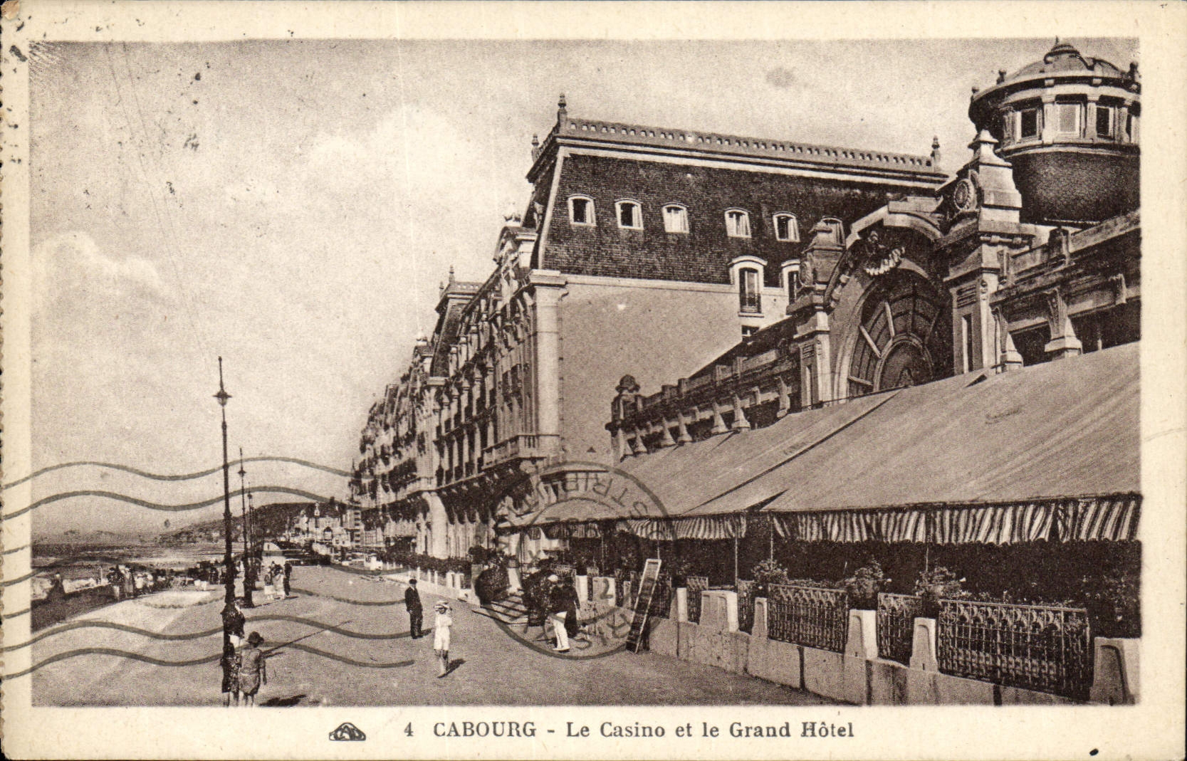 Cabourg - Le Casino et le Grand Hôtel — éditeur 'Ateliers des Arts Photomécaniques' n°4