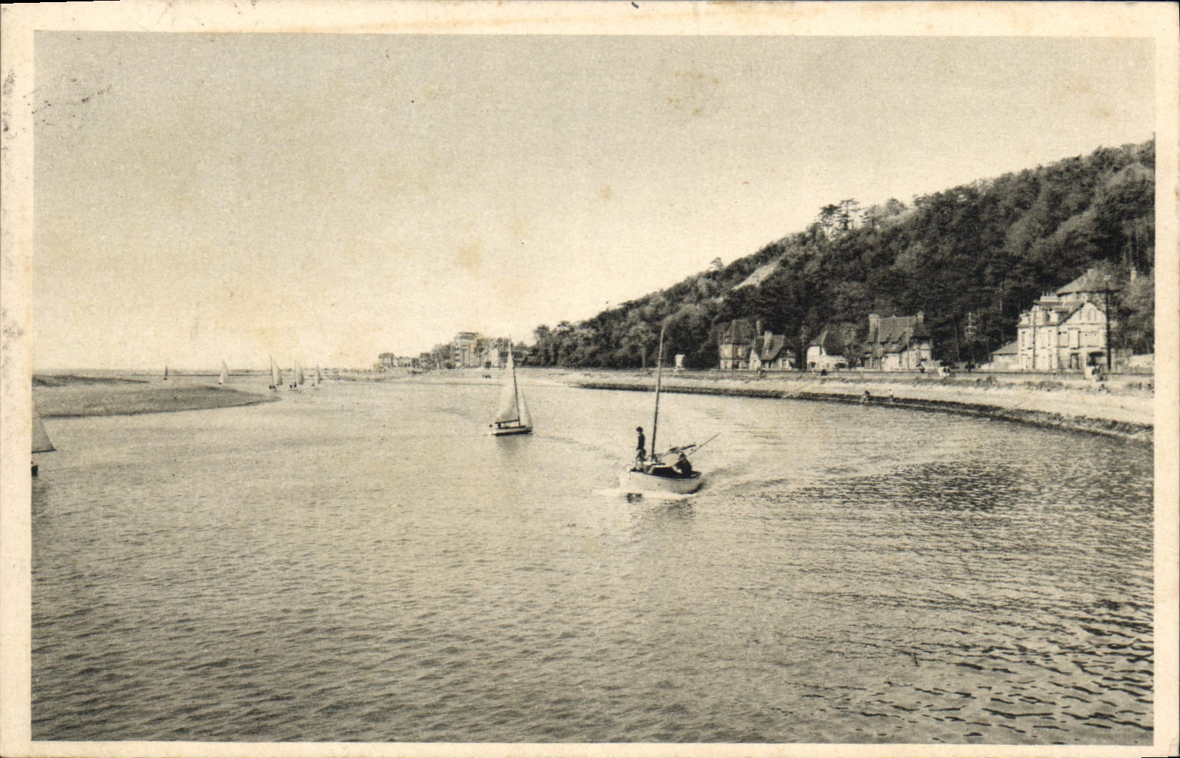 Houlgate (Calvados) — Le centre des Régates au Port de Dives — éditeur Aibs, n°14