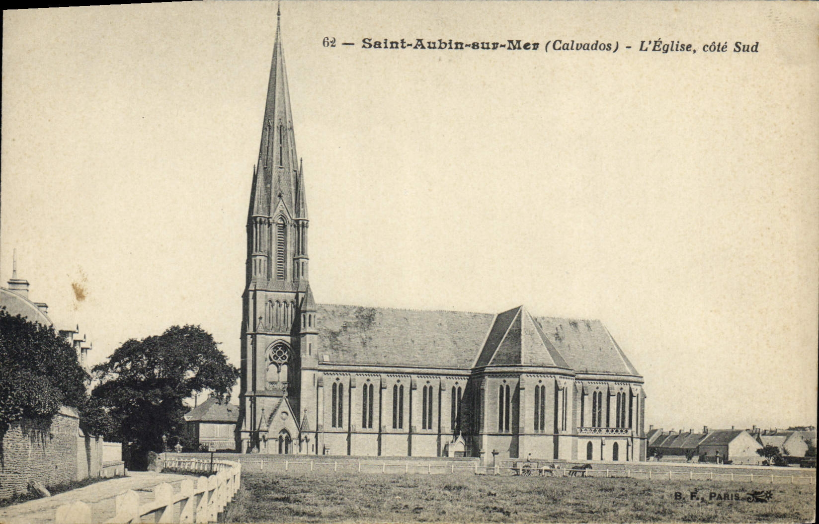 Saint-Aubin-sur-Mer (Calvados) — L'Église, côté Sud — B. F. PARIS
