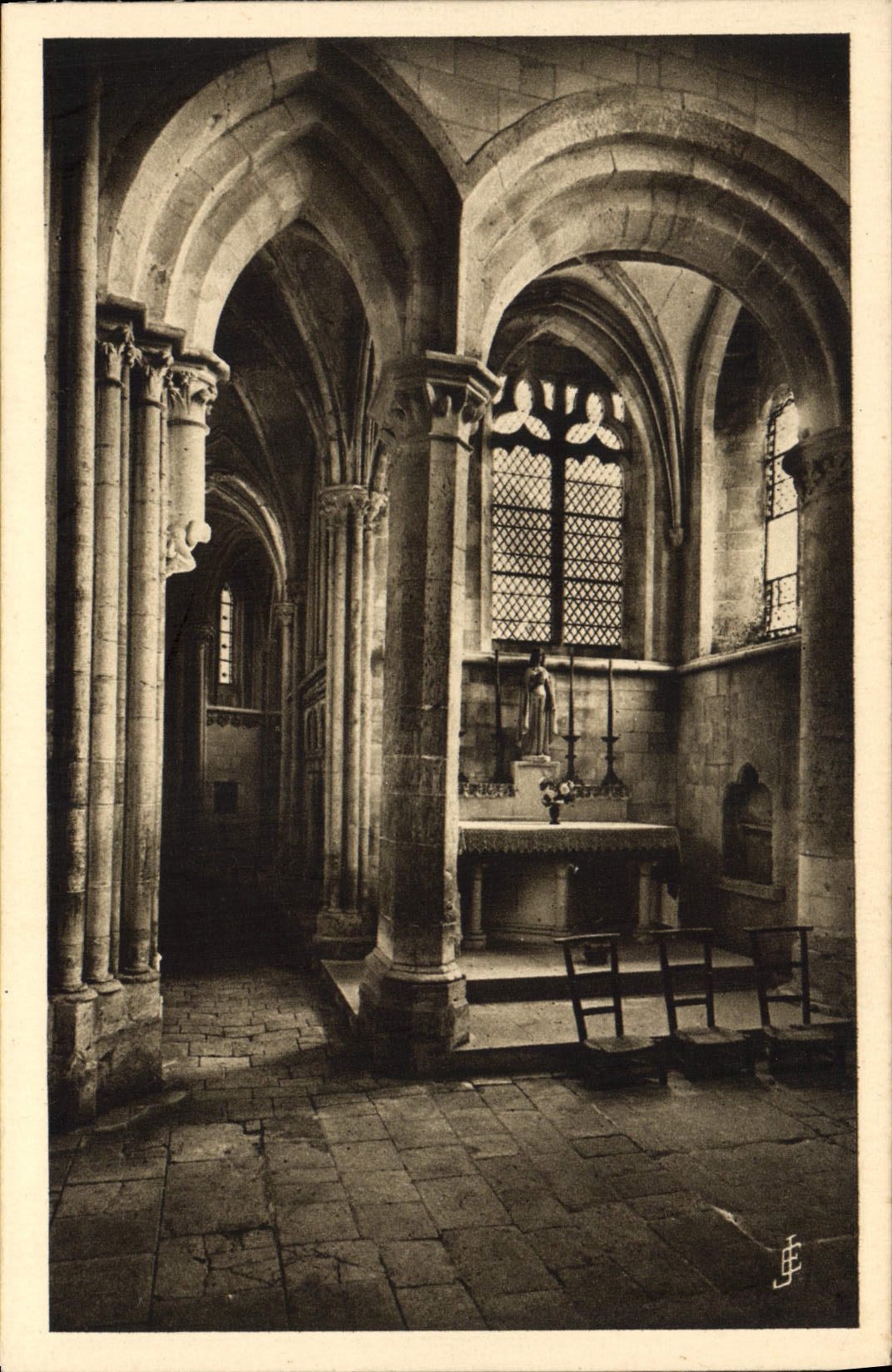 Église de Niscray-en-Bessin — Chapelle Sainte-Barbe et le poutre sud — éd. d'Art E. Jardin, Condé-sur-Noireau