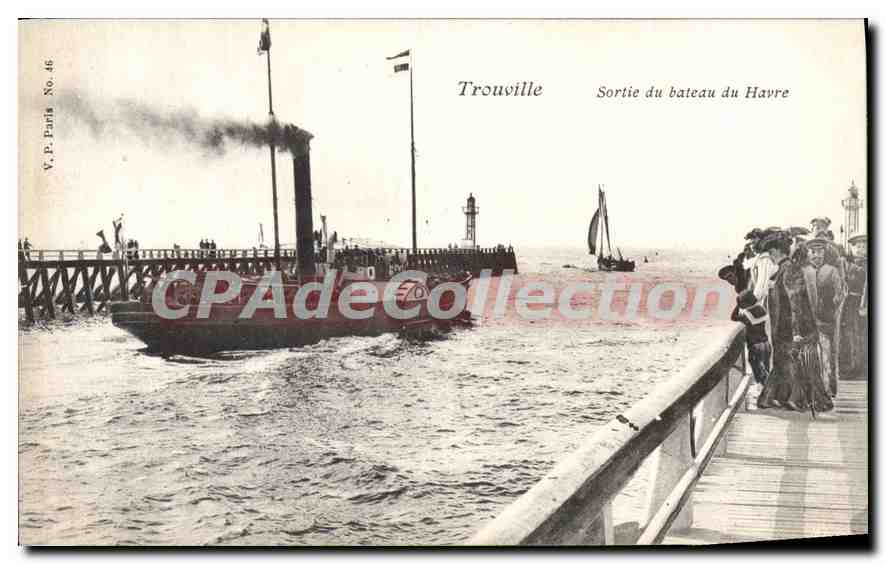 CPA Trouville sortie du bateau du Havre 