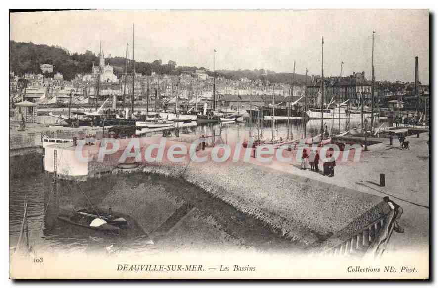 CPA Deauville sur Mer les Bassins 