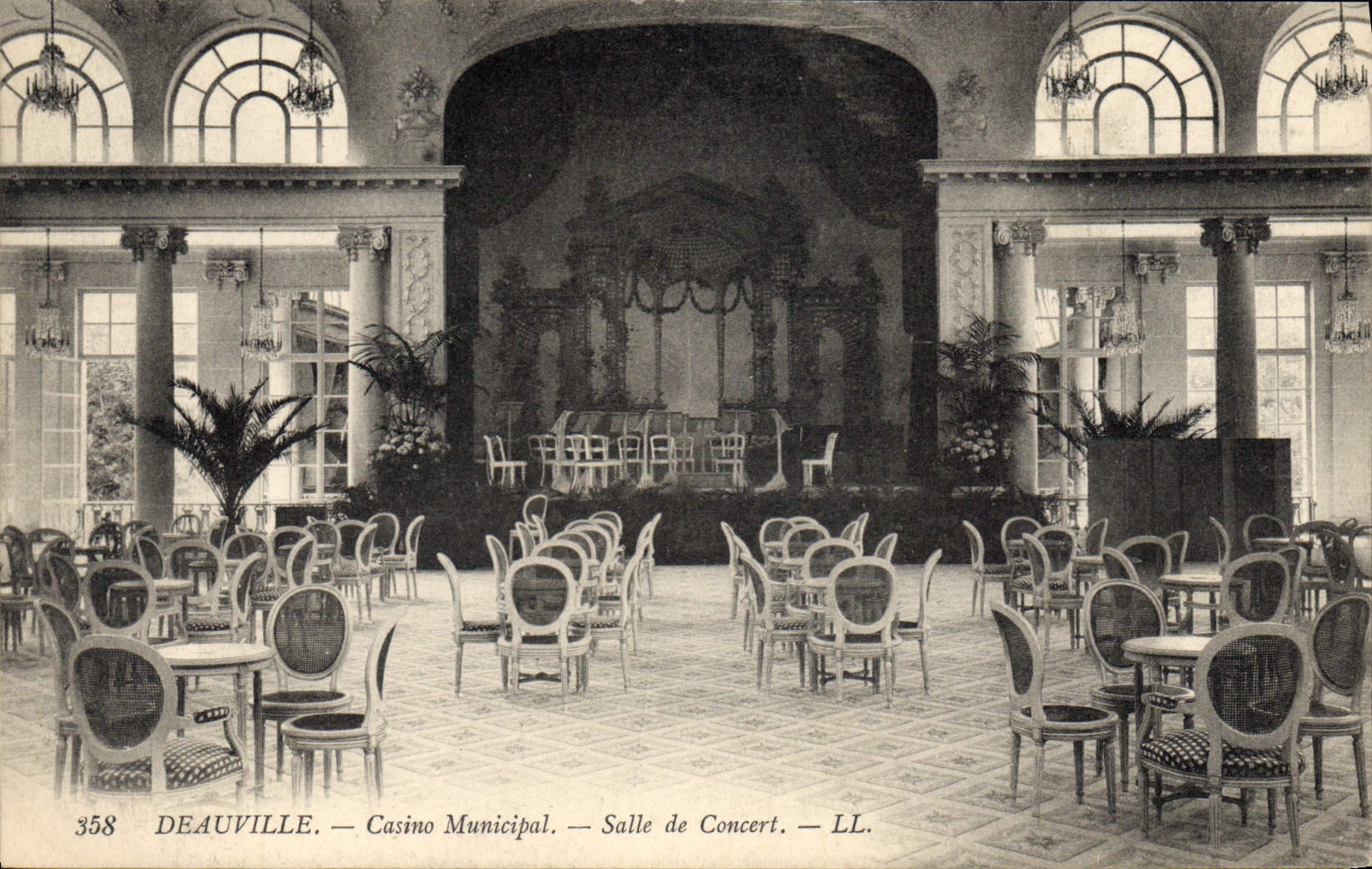 Deauville — Casino Municipal — Salle de Concert — LL. — n° 358