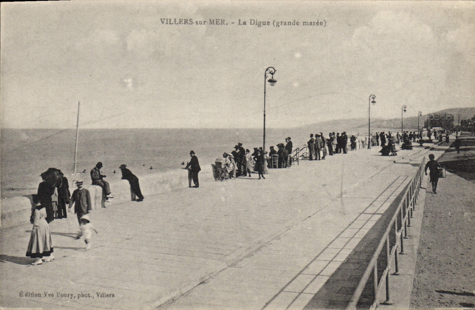 Villers-sur-Mer — La Digue (grande marée) — Édition Yve Poury, phot. Villers