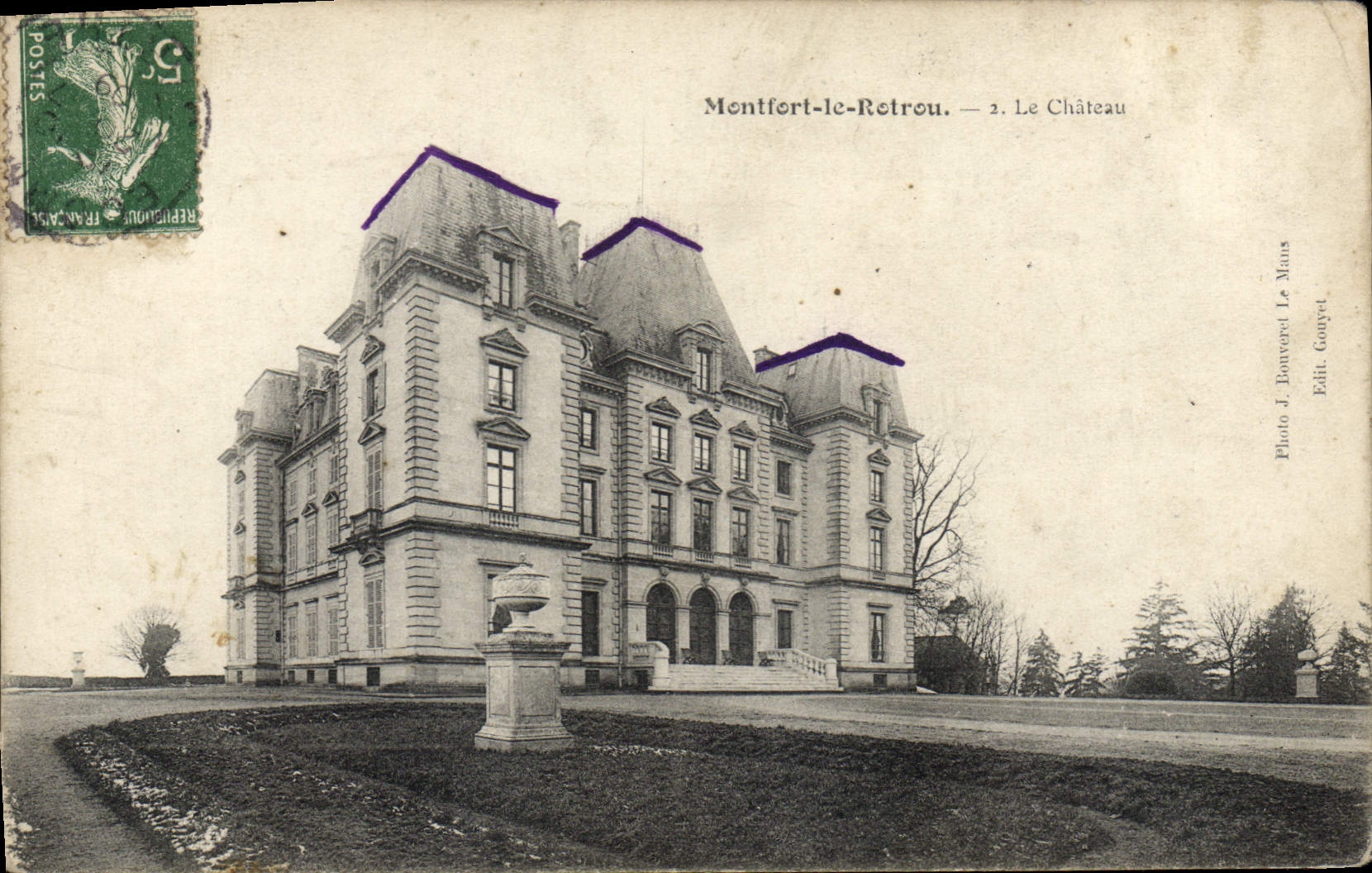 Montfort-le-Retrou — Le Château — Photo J. Bouvert Le Maux, Edit. Couyvet