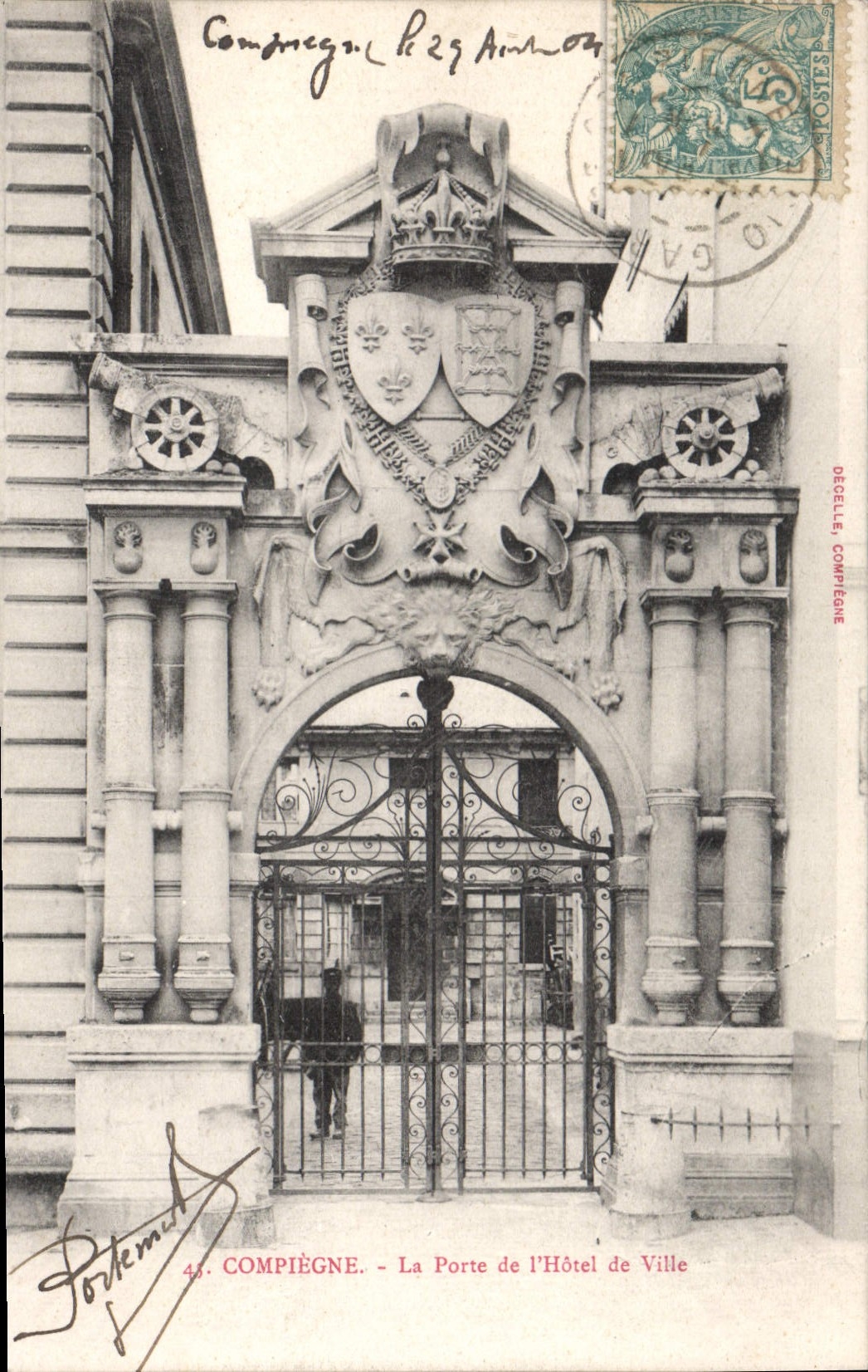 CPA Compiegne La Porte de l'Hotel de Ville 