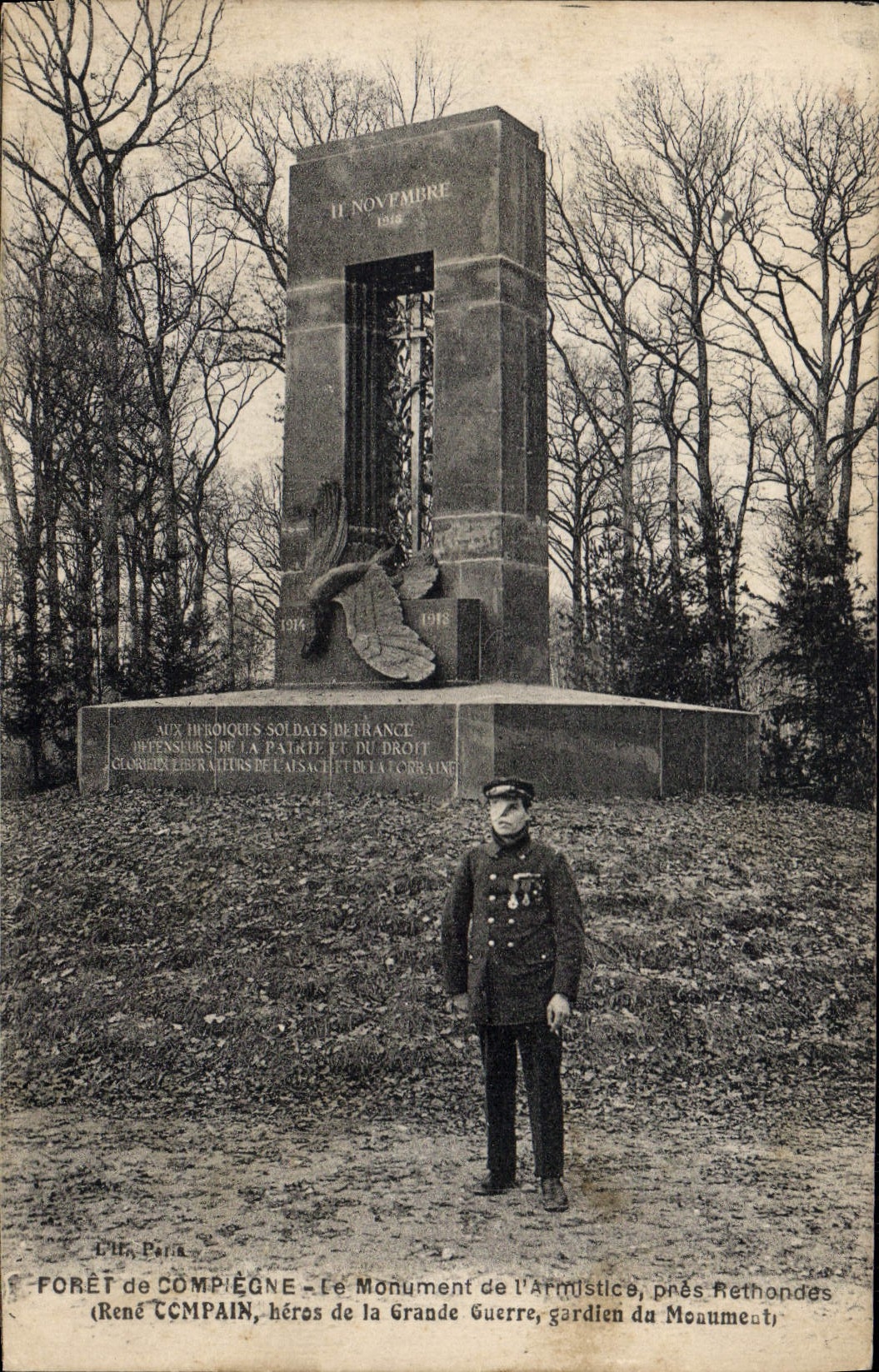 CPA Foret de compiegne le monument de l'armistice pres Rethondes Rene Compain heros de la grande gue