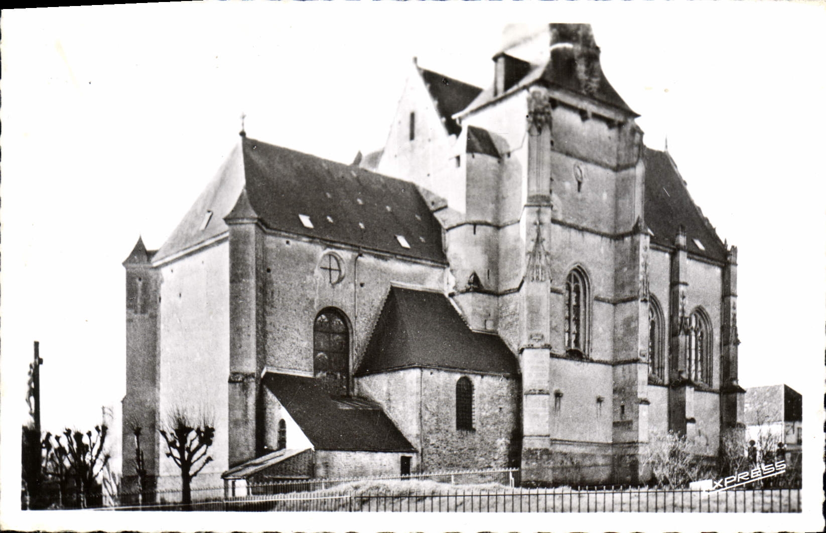 CPA Almeneches église Orne cote Nord 