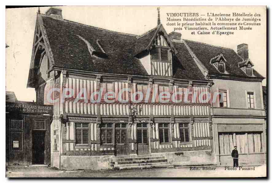CPA Vimoutiers l'ancienne hotellerie des Moines Benedictins de l'Abbaye de Jumieges dont le prieur h