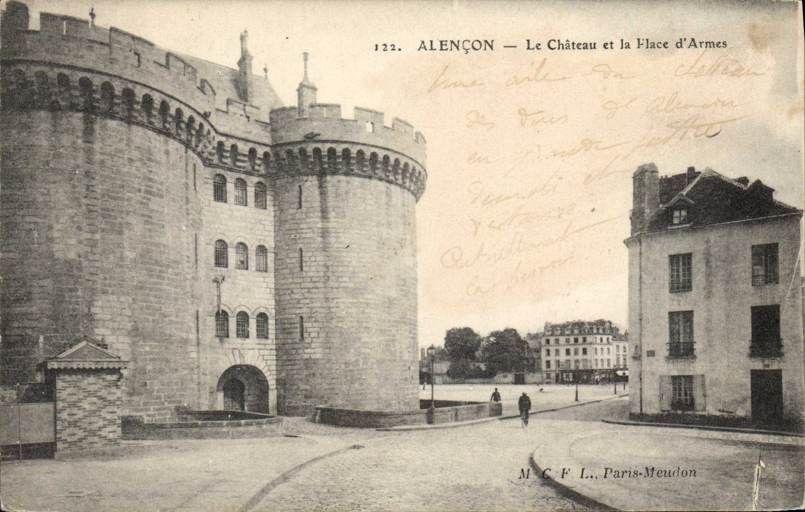 CPA Alencon le chateau et la place d'armes 