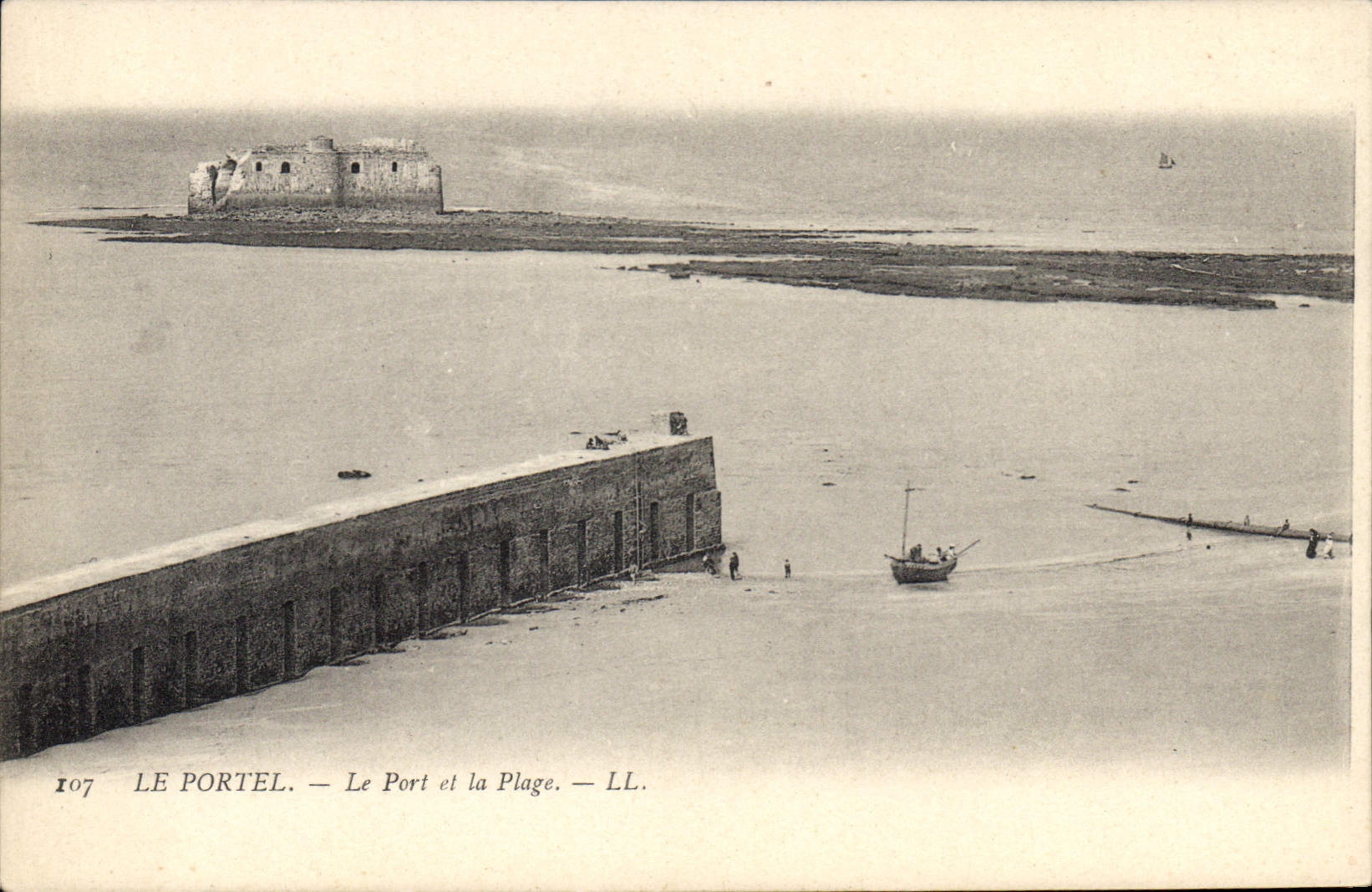 CPA Le Portel Le Port et la Plage 