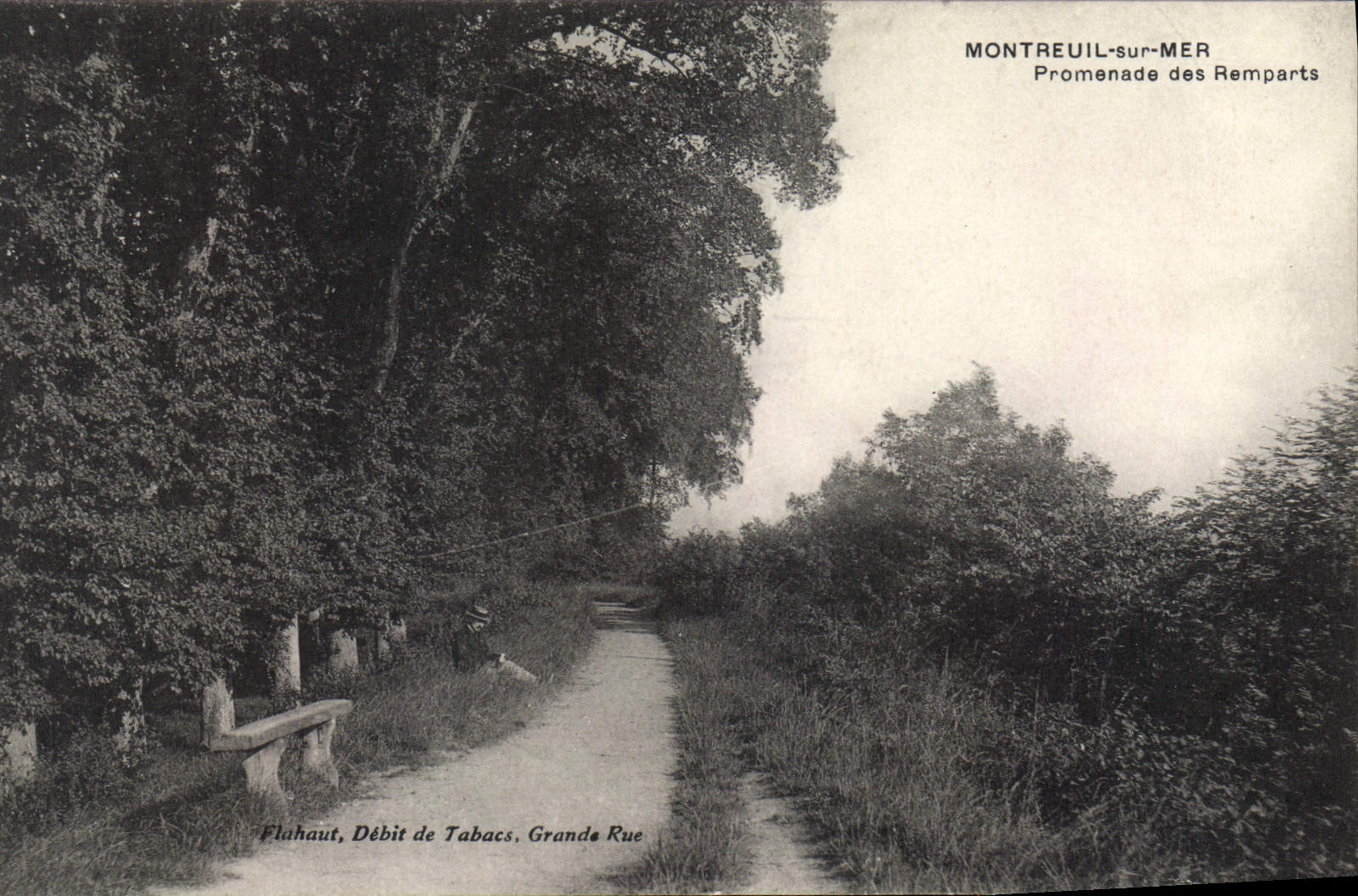 Montreuil-sur-Mer — Promenade des Remparts — Fluhaut, Débit de Tabacs, Grande Rue
