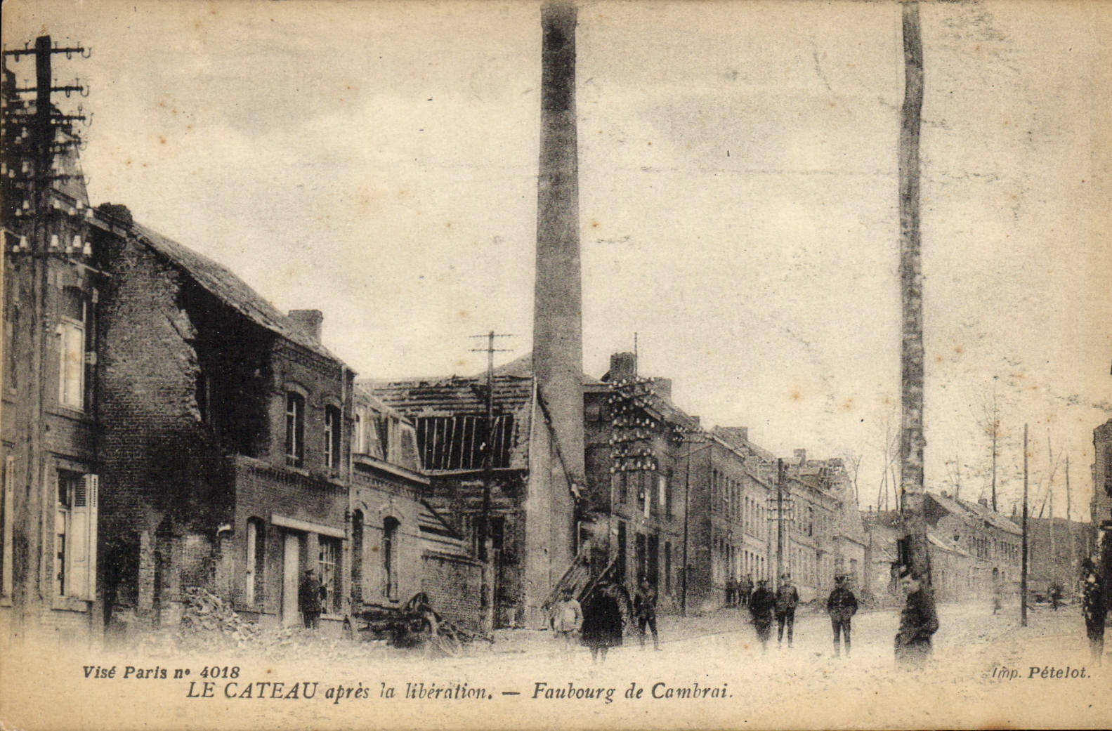 CPA Le Cateau apres la liberation Faubourg de Cambrai 