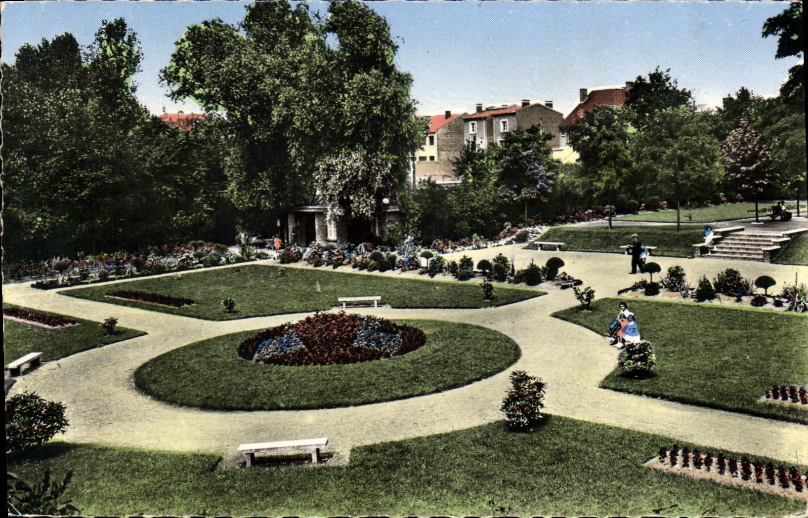 CPA Lens Le Jardin Public 