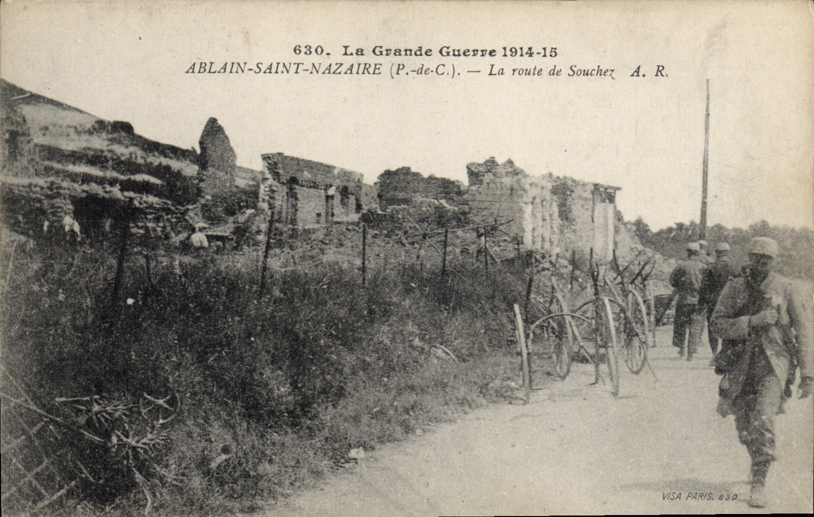 CPA La Grande Guerre Ablain Saint Nazaire La route de Souchez 