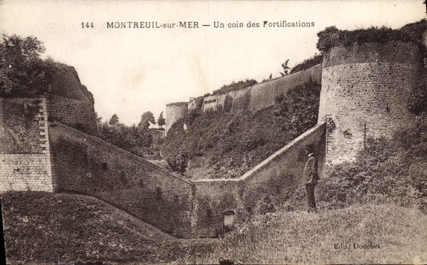 Montreuil-sur-Mer — Ein Stück der Festung — Edit. Douchet