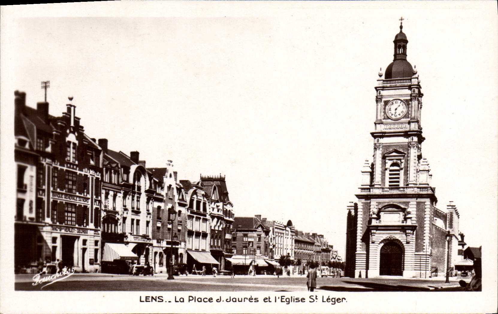 CPA Lens la Place j Jaures et l'eglise St Leger 