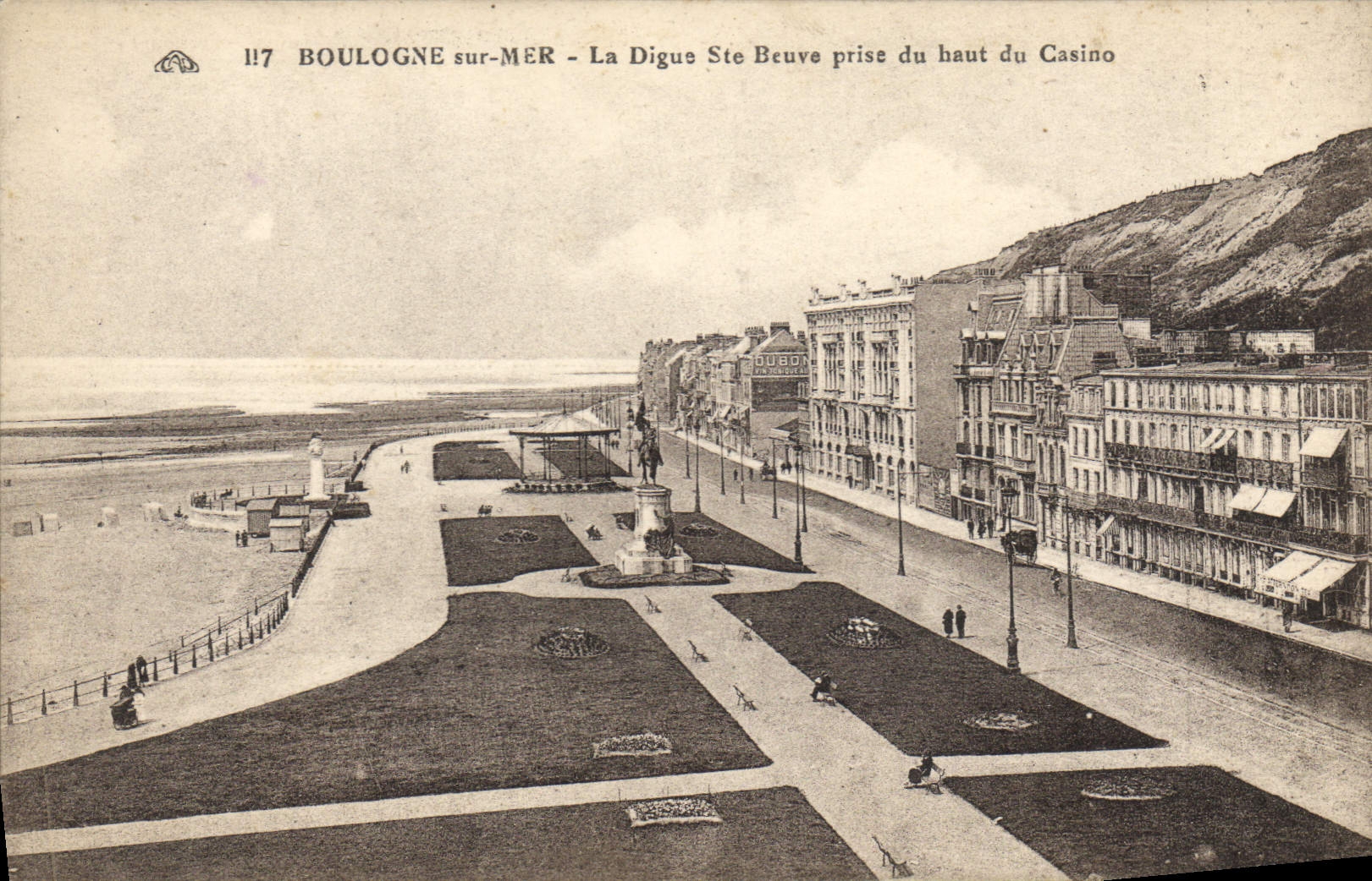 Boulogne-sur-Mer - La Digue Sainte-Beuve prise du haut du Casino