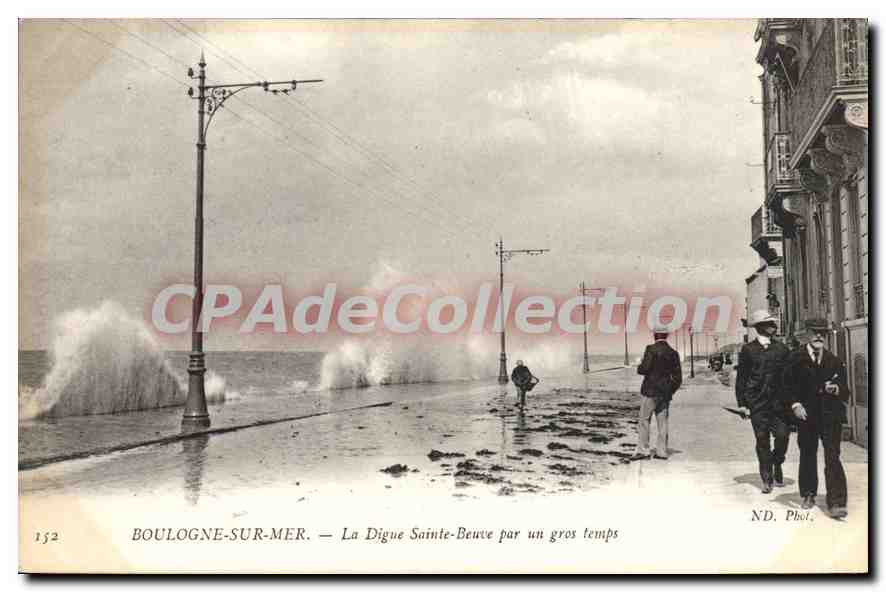 BOULOGNE-SUR-MER — La Digue Sainte-Beuve in un gros temps — ND. Fot.