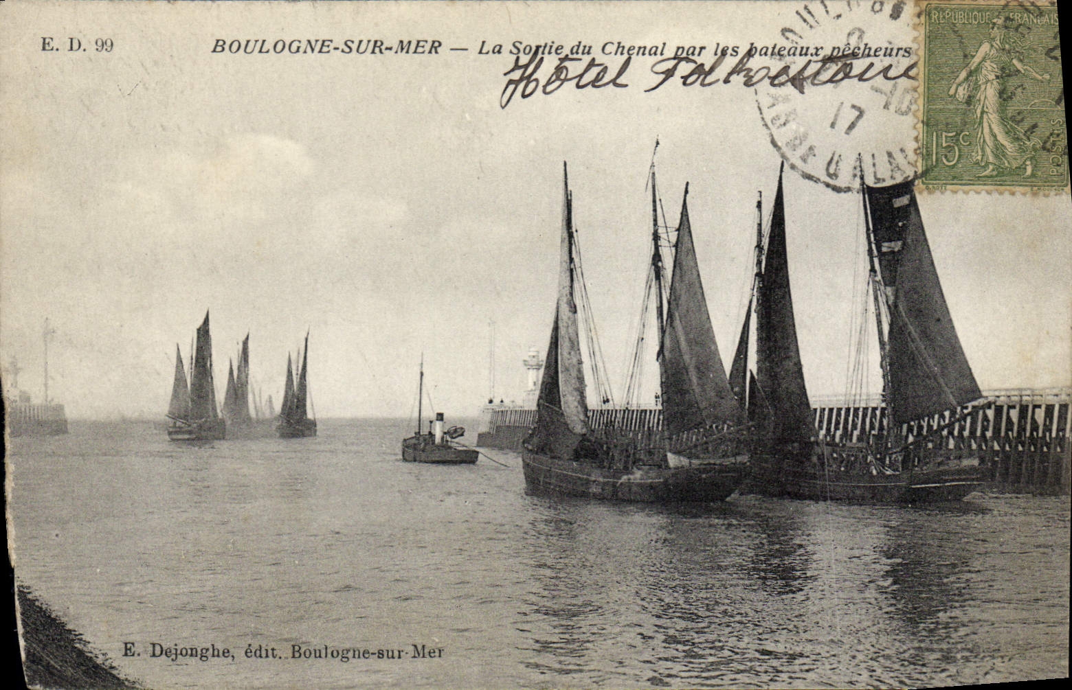 Boulogne-sur-Mer — La Sortie du Chenal par les bateaux pêcheurs — E. Dejonghe, édit. Boulogne-sur-Mer