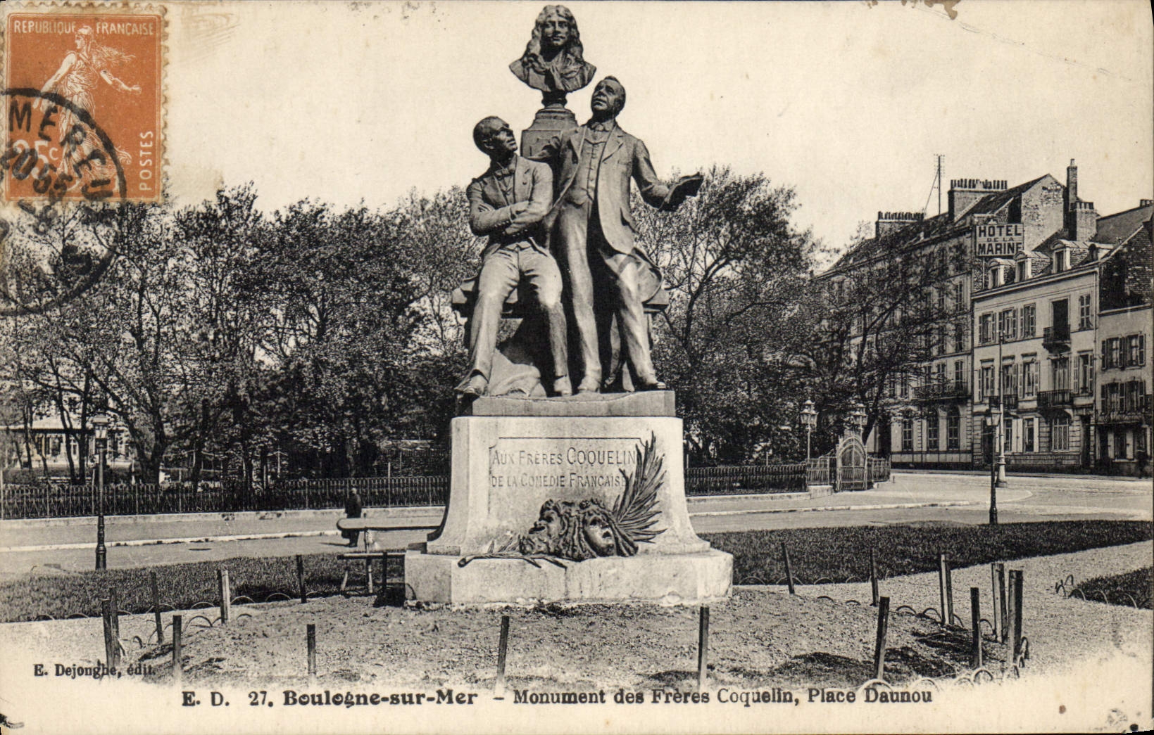 Boulogne-sur-Mer — Monument des Frères Coquelin, Place Daunou — E. Dejonghe, édit. E.D. 27