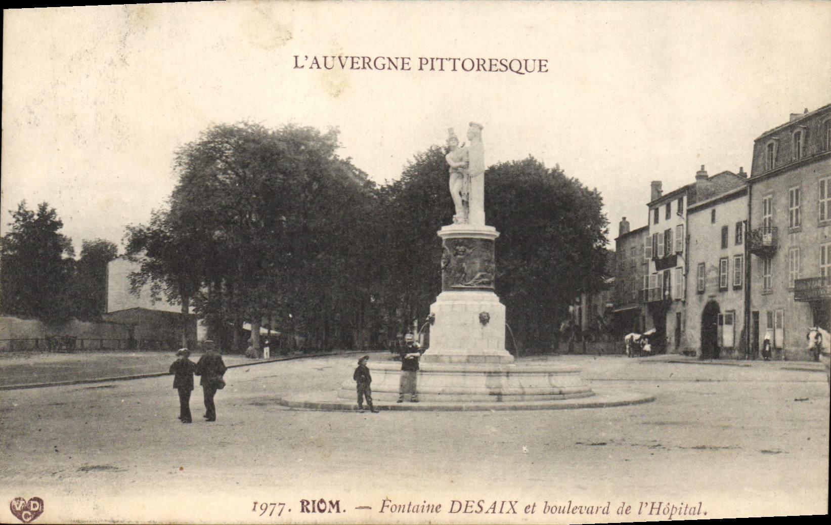 Riom — Fontaine Desaix et boulevard de l'Hôpital — VADIC