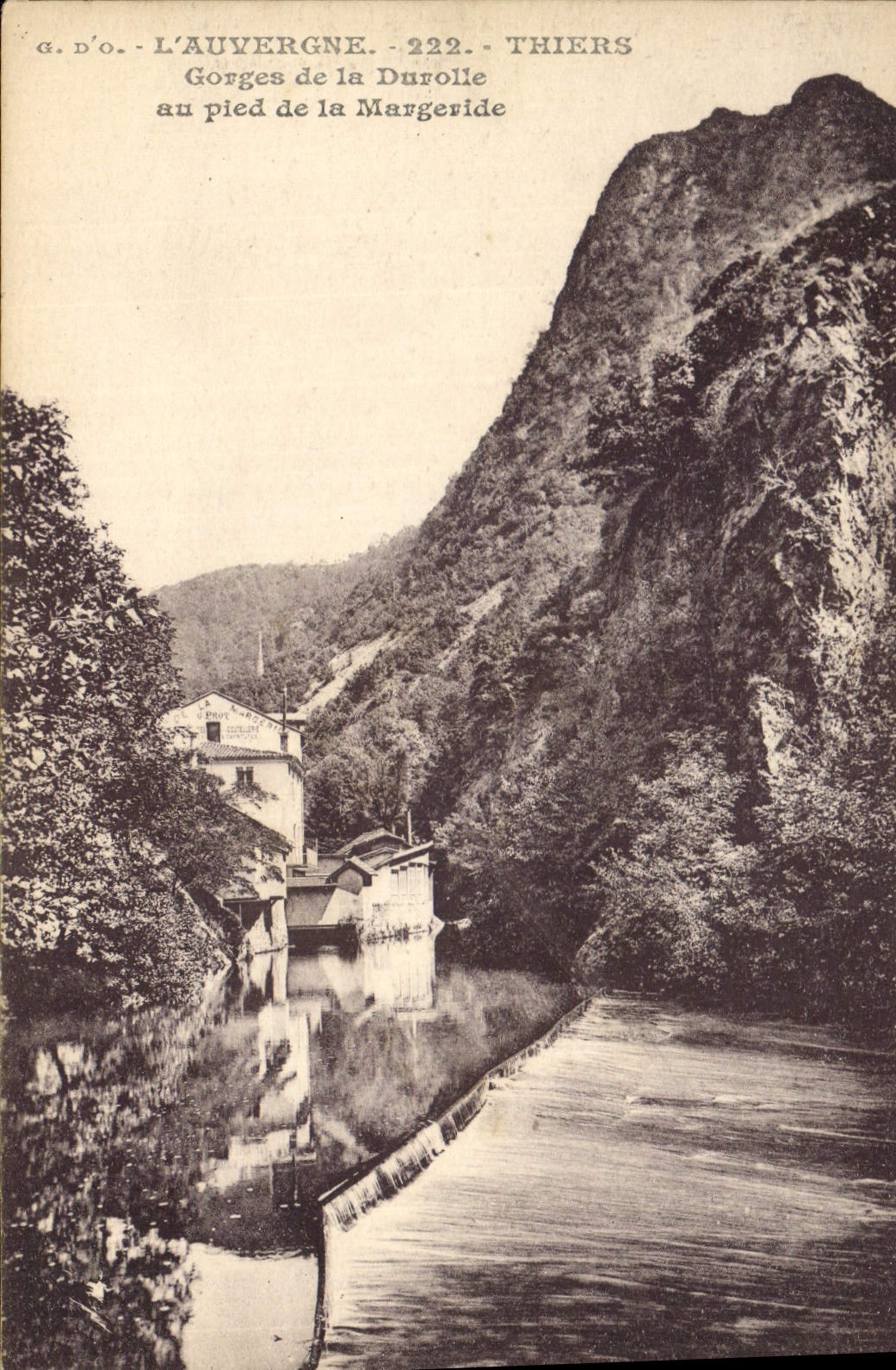 Gorges de la Durolle au pied de la Margeride — Thiers — G. D'O. - L'Auvergne - 222