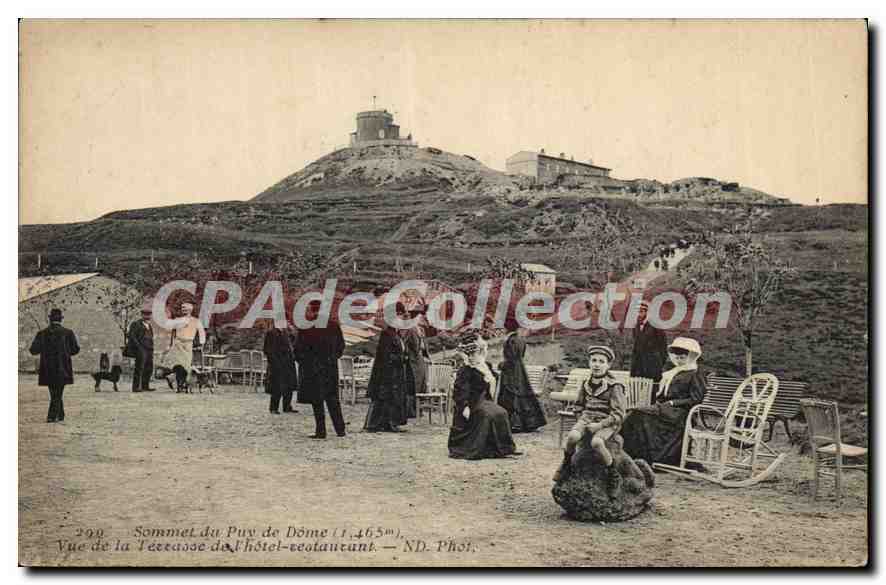 Summit of Puy de Dôme (1.465m) — View from the Térezasse of the Hotel-Restaurant — ND. Phot.