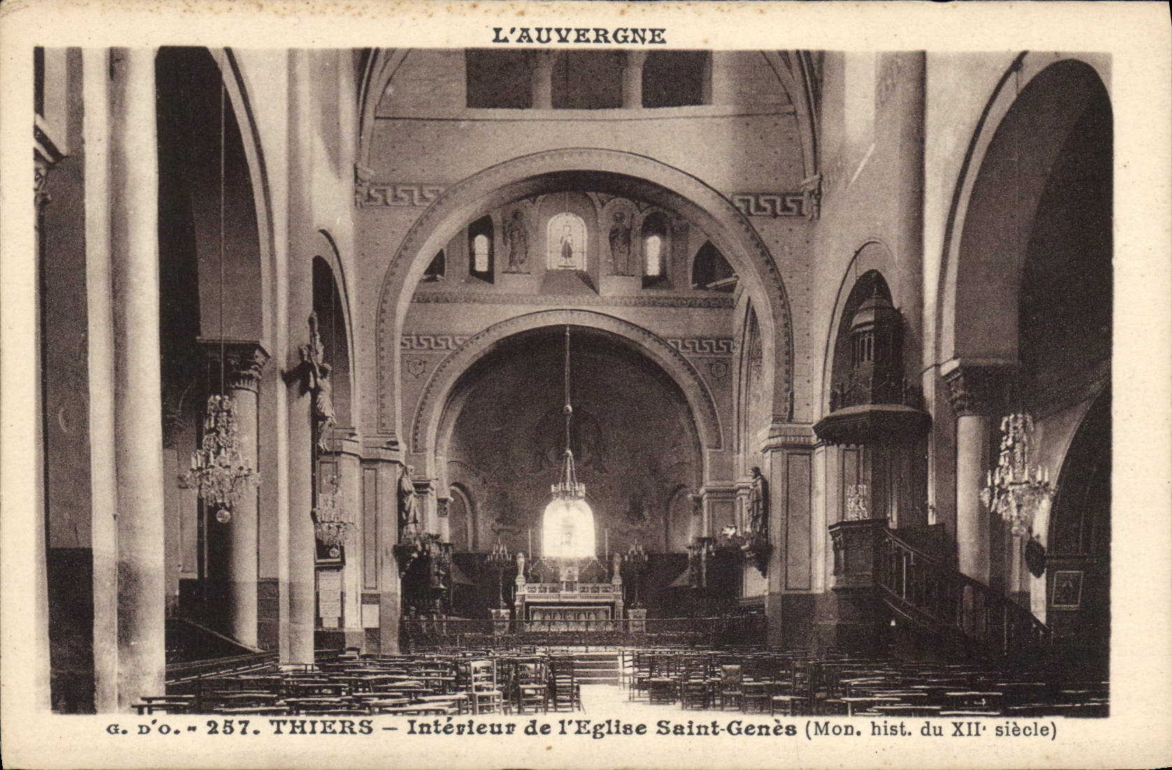 Intérieur de l'Église Saint-Genès — Thiers — Mon. hist. du XIIe siècle