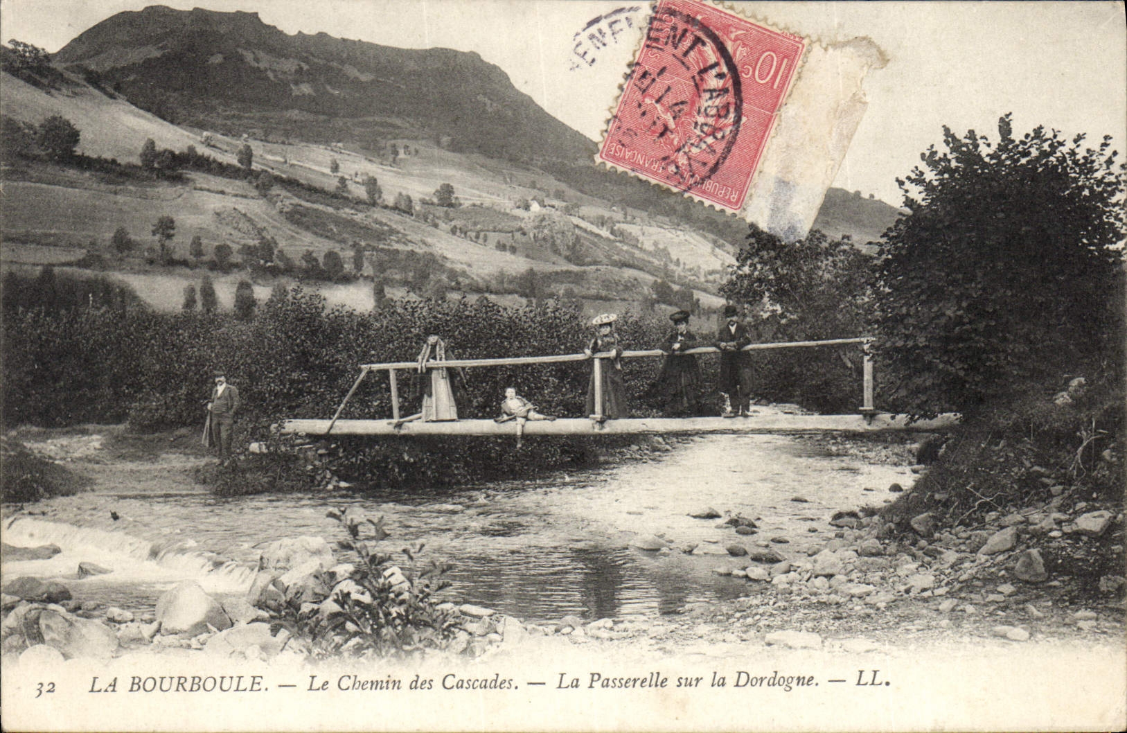 La Bourboule — Le Chemin des Cascades — La Passerelle sur la Dordogne — LL.