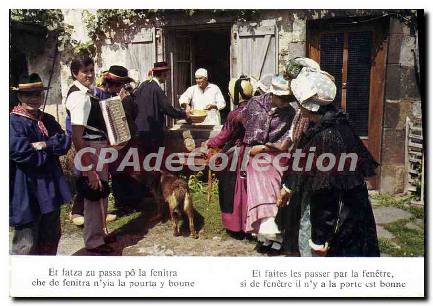 CPSM la Bourree d'Aydat P de D la Reveillee la Reveillee au Cours de la Semaine Saint les jeunes gen