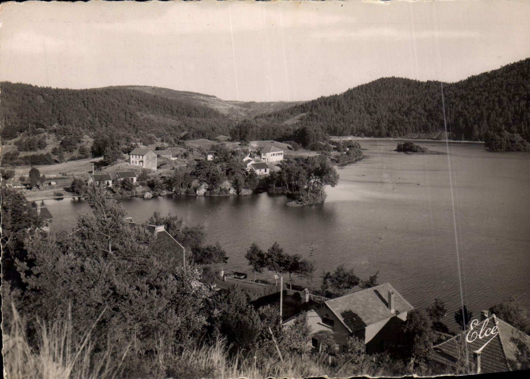 Semi-Modern Postcard View of Lake Chambon, picturesque view of the lake and its surroundings from L'Auvergne Pittoresque et Touristique