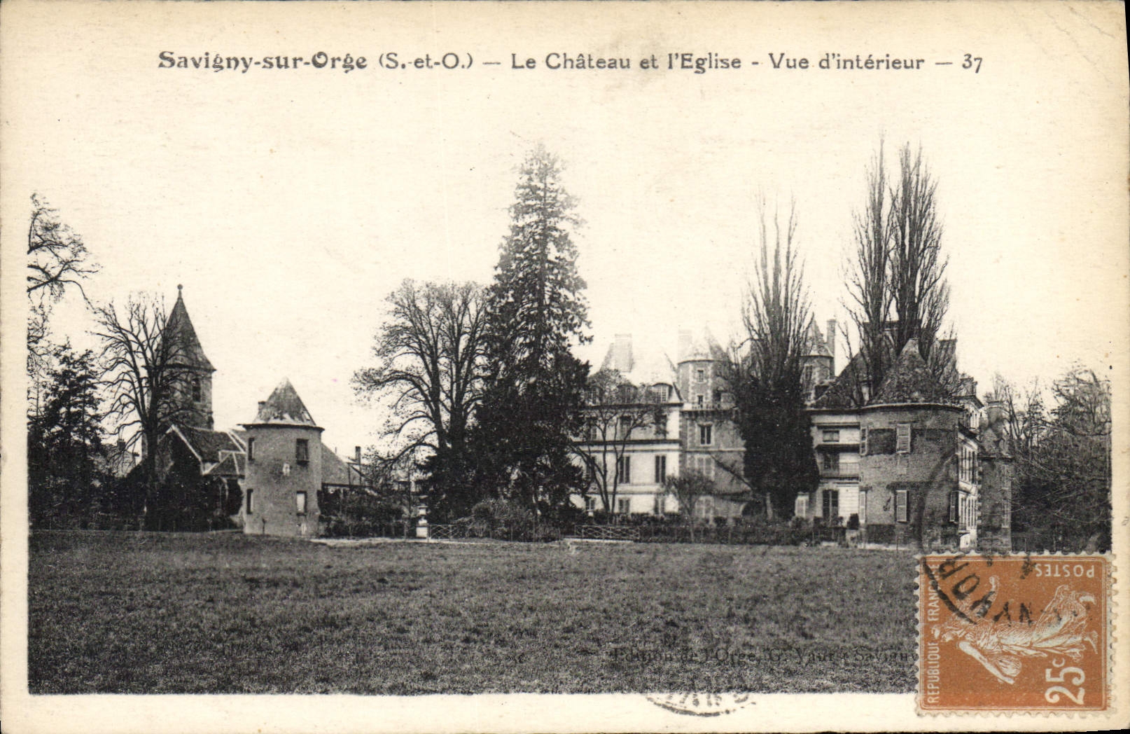 CPA Savigny sur Orge S et O le chateau et l'eglise vue d'interieur 